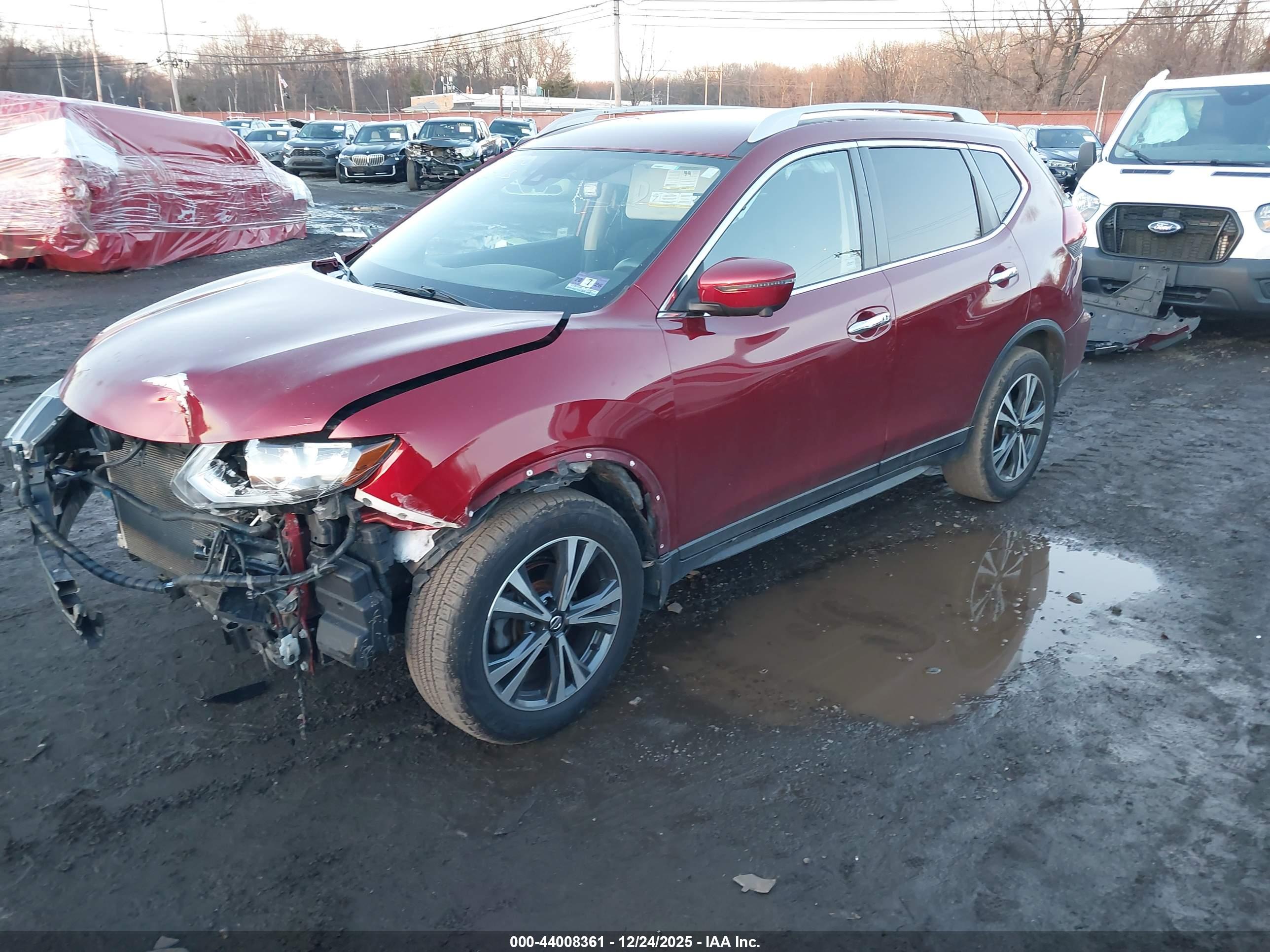 NISSAN ROGUE image 2