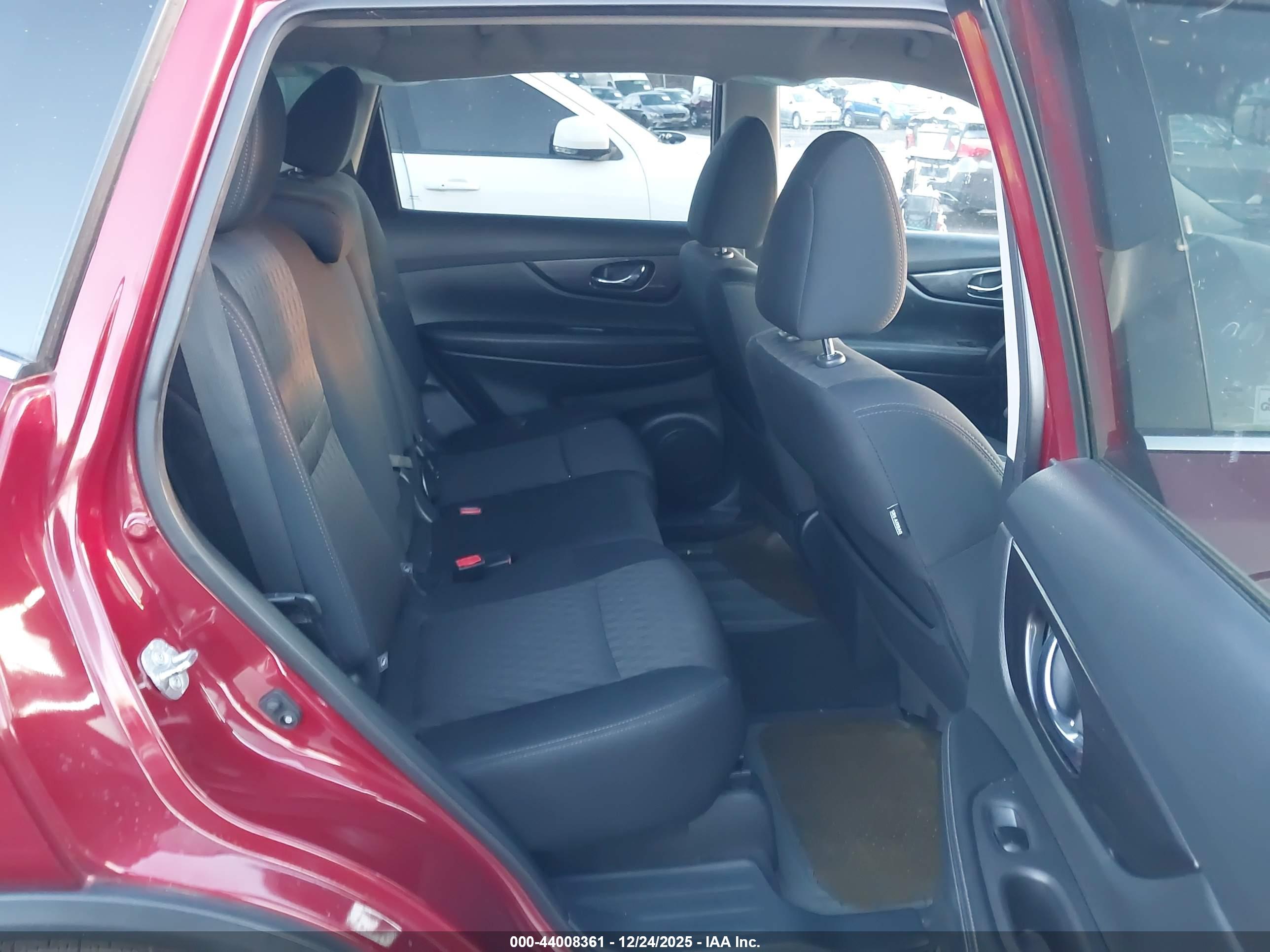 NISSAN ROGUE image 8