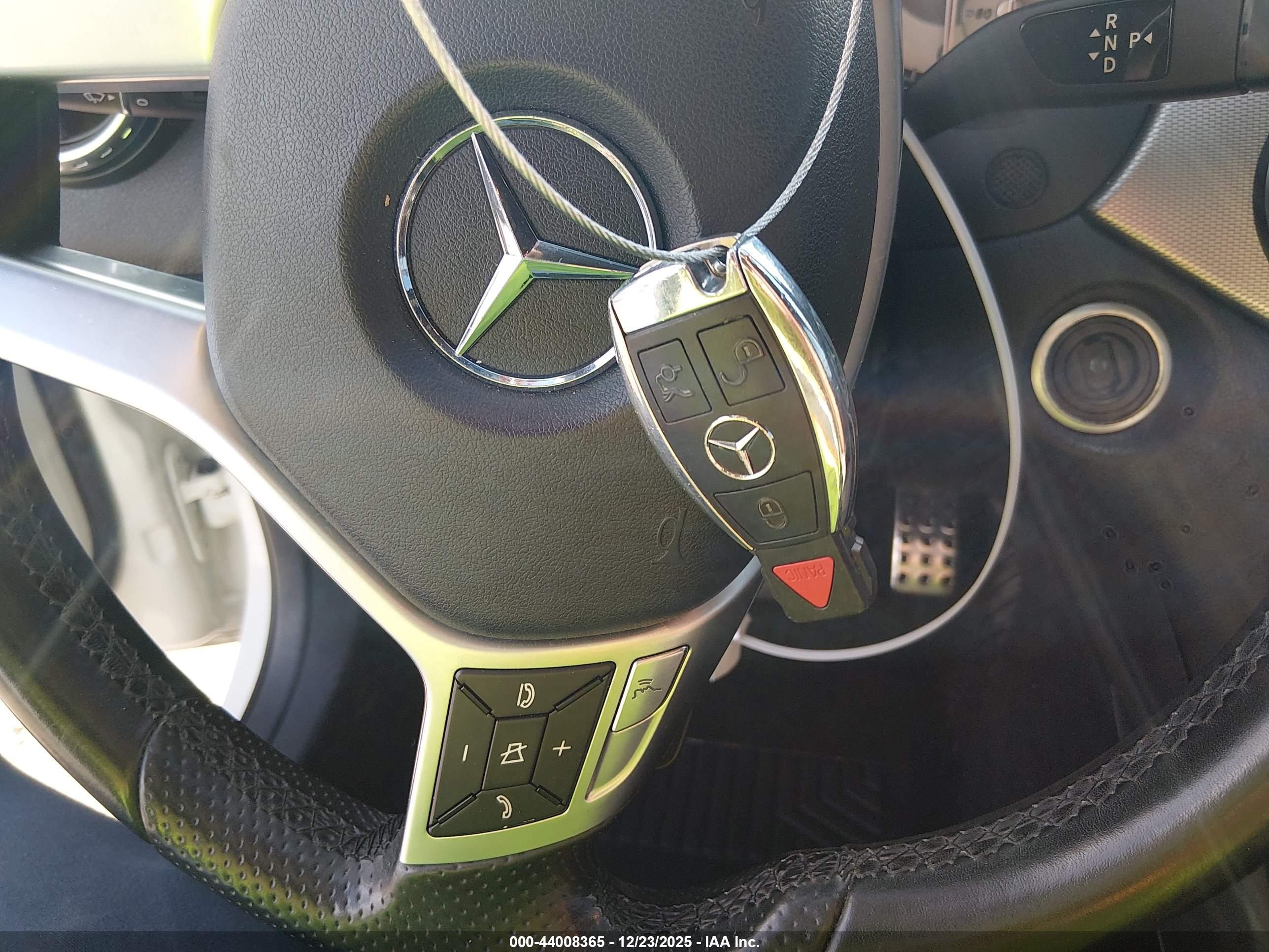 MERCEDES-BENZ GLA image 11