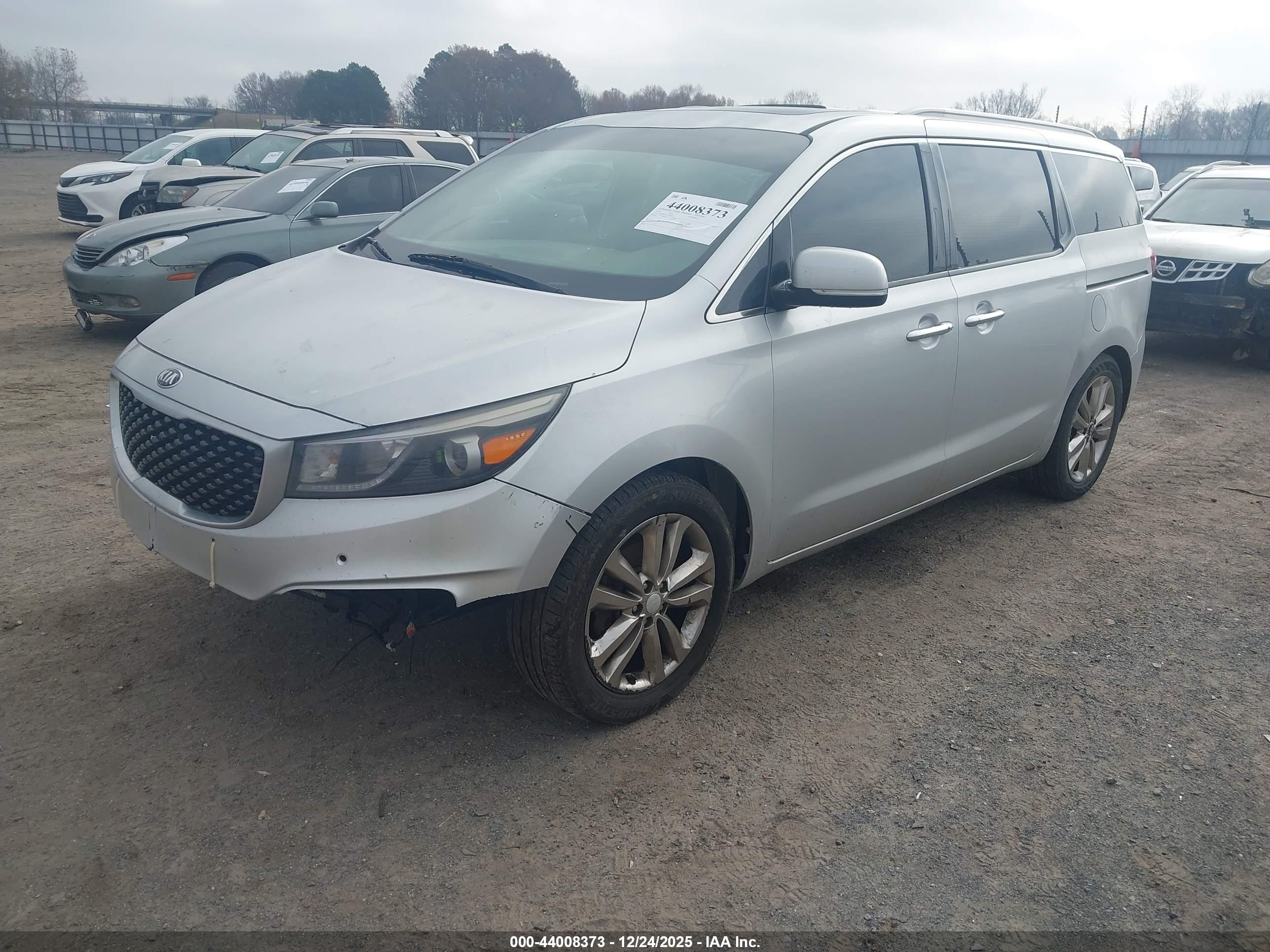 KIA SEDONA image 2