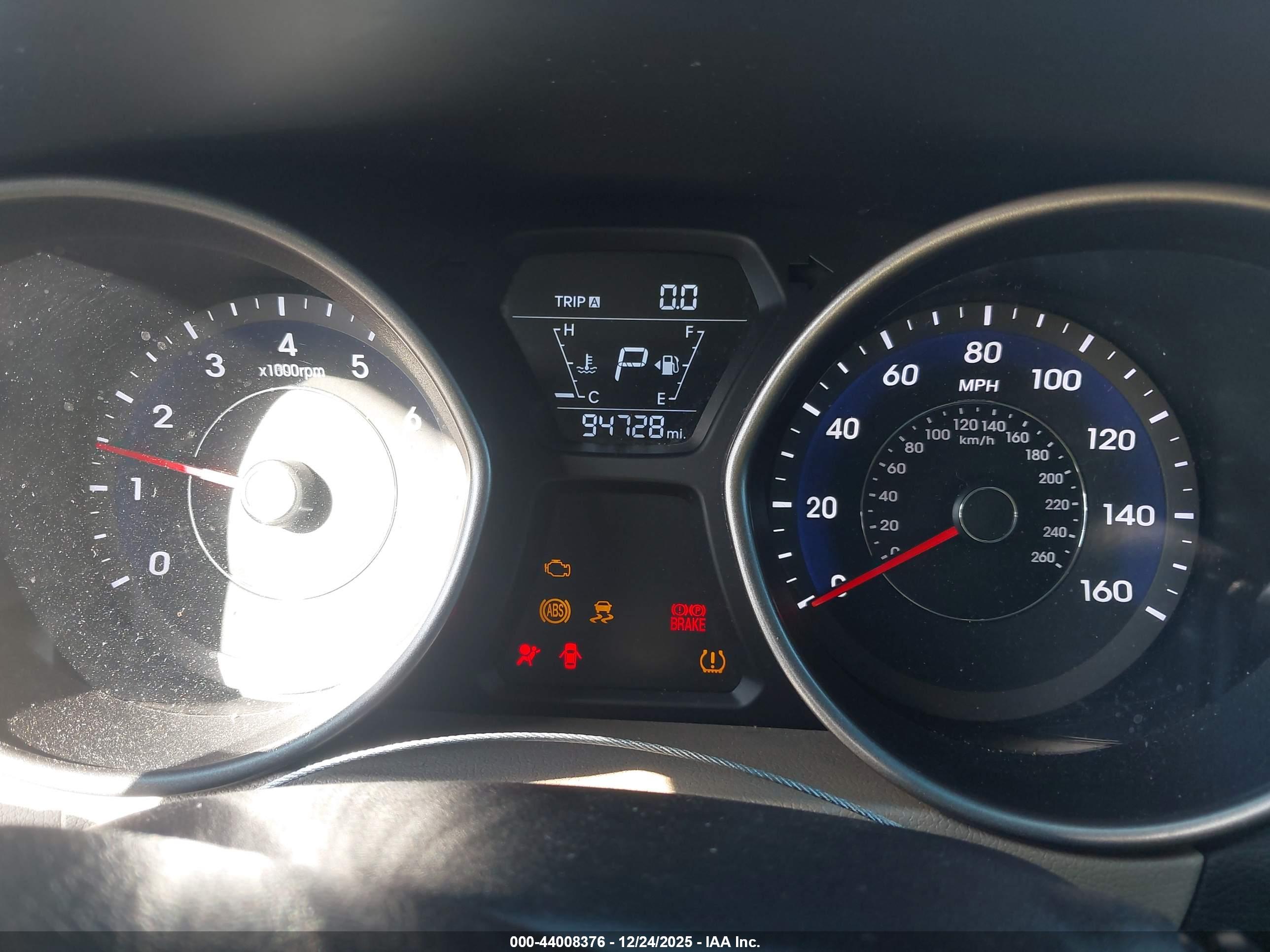 HYUNDAI ELANTRA image 7