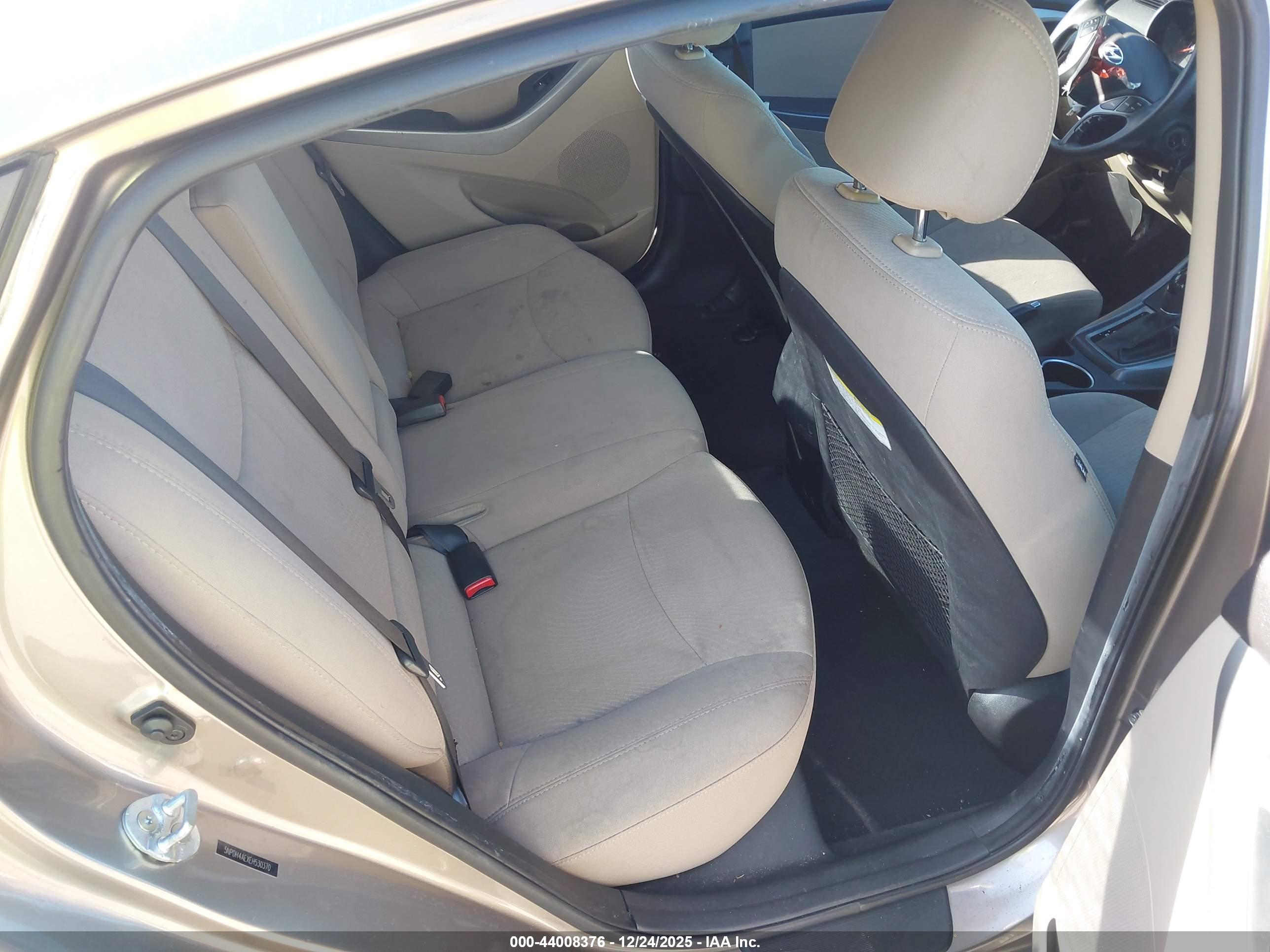 HYUNDAI ELANTRA image 8