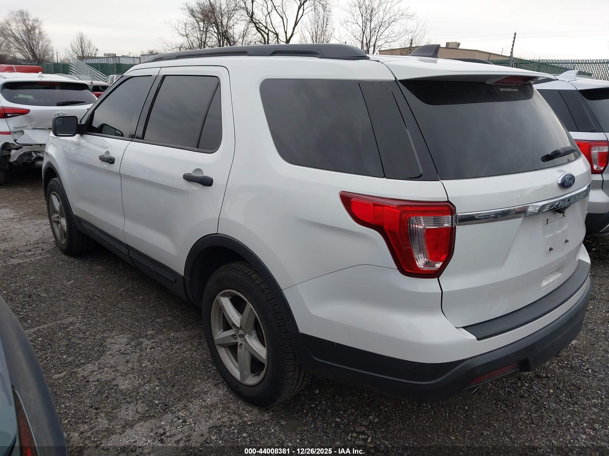 FORD EXPLORER image 3