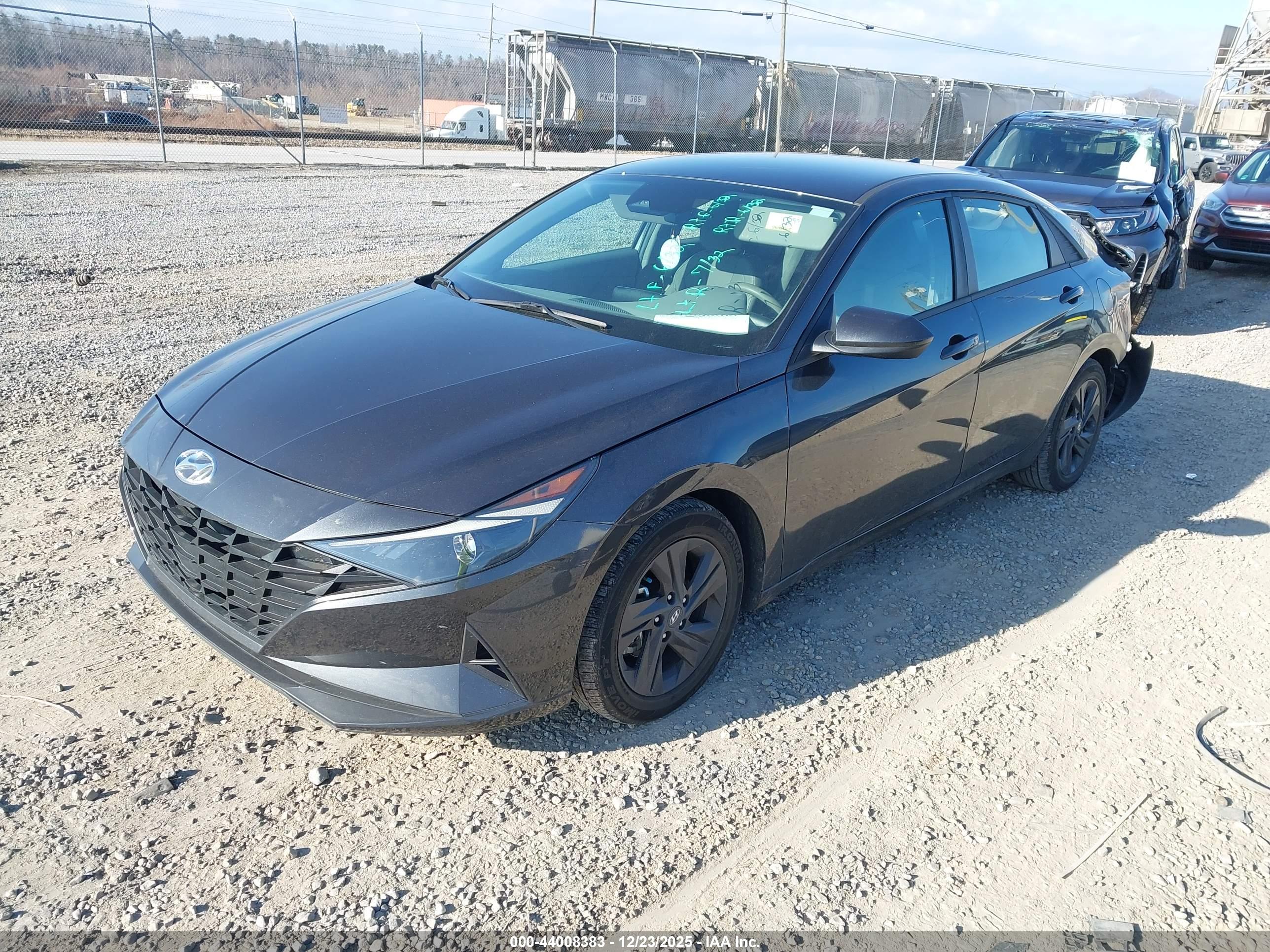 HYUNDAI ELANTRA image 2