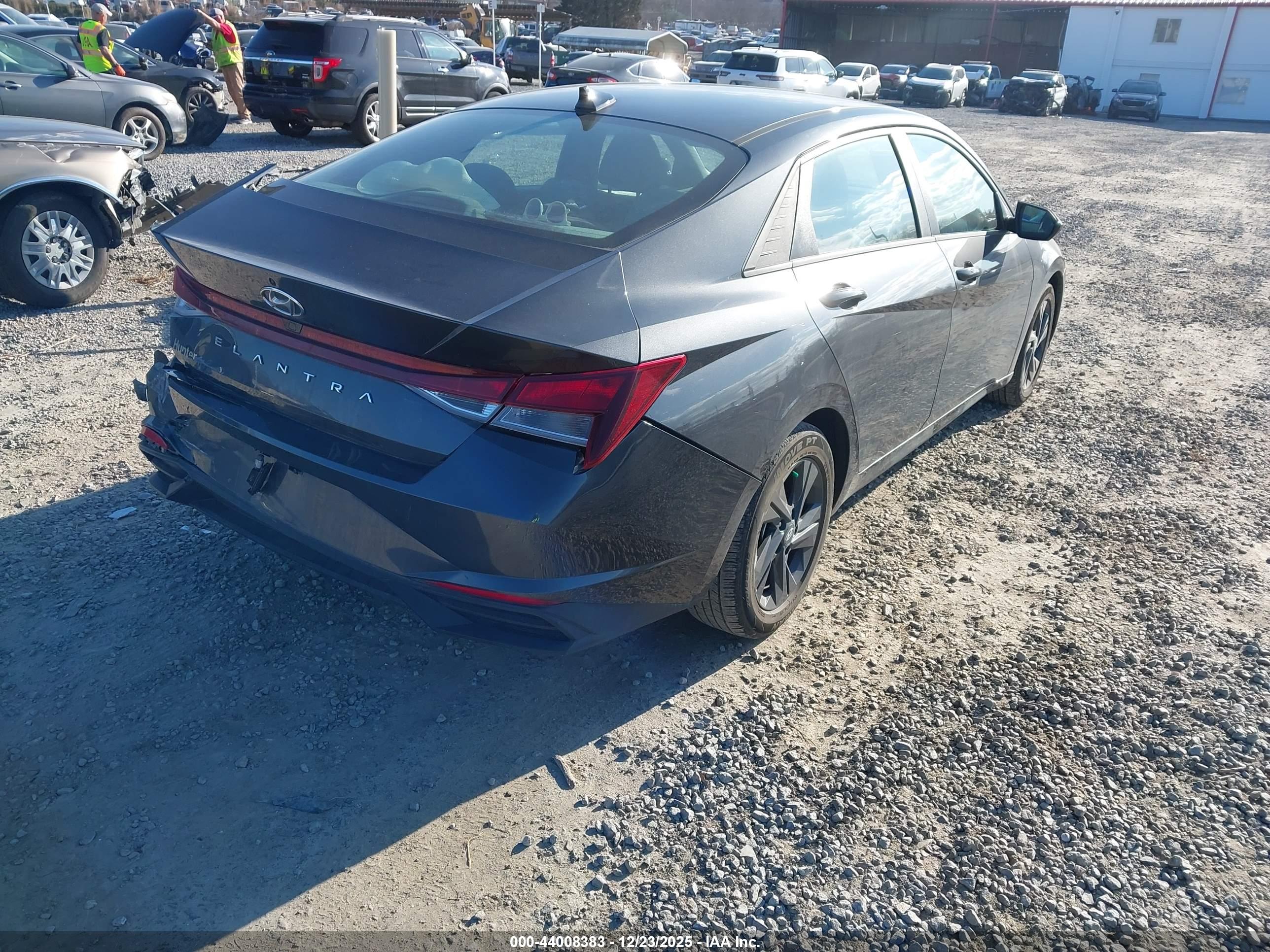 HYUNDAI ELANTRA image 4