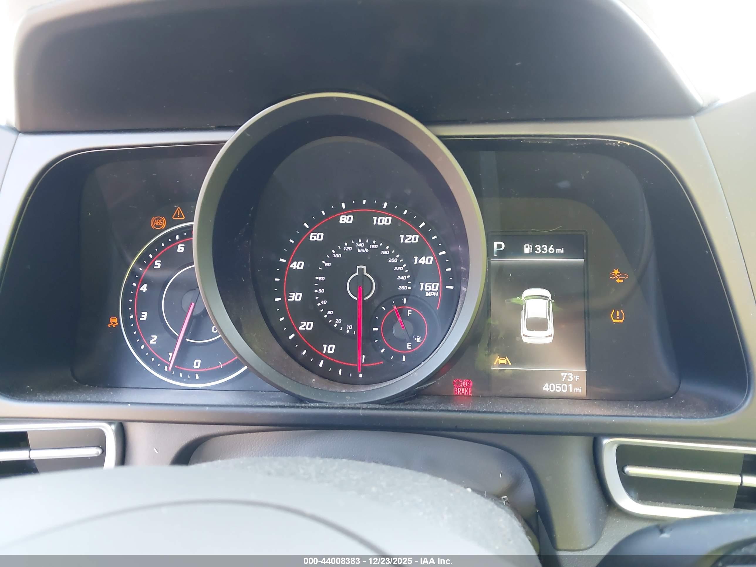 HYUNDAI ELANTRA image 7