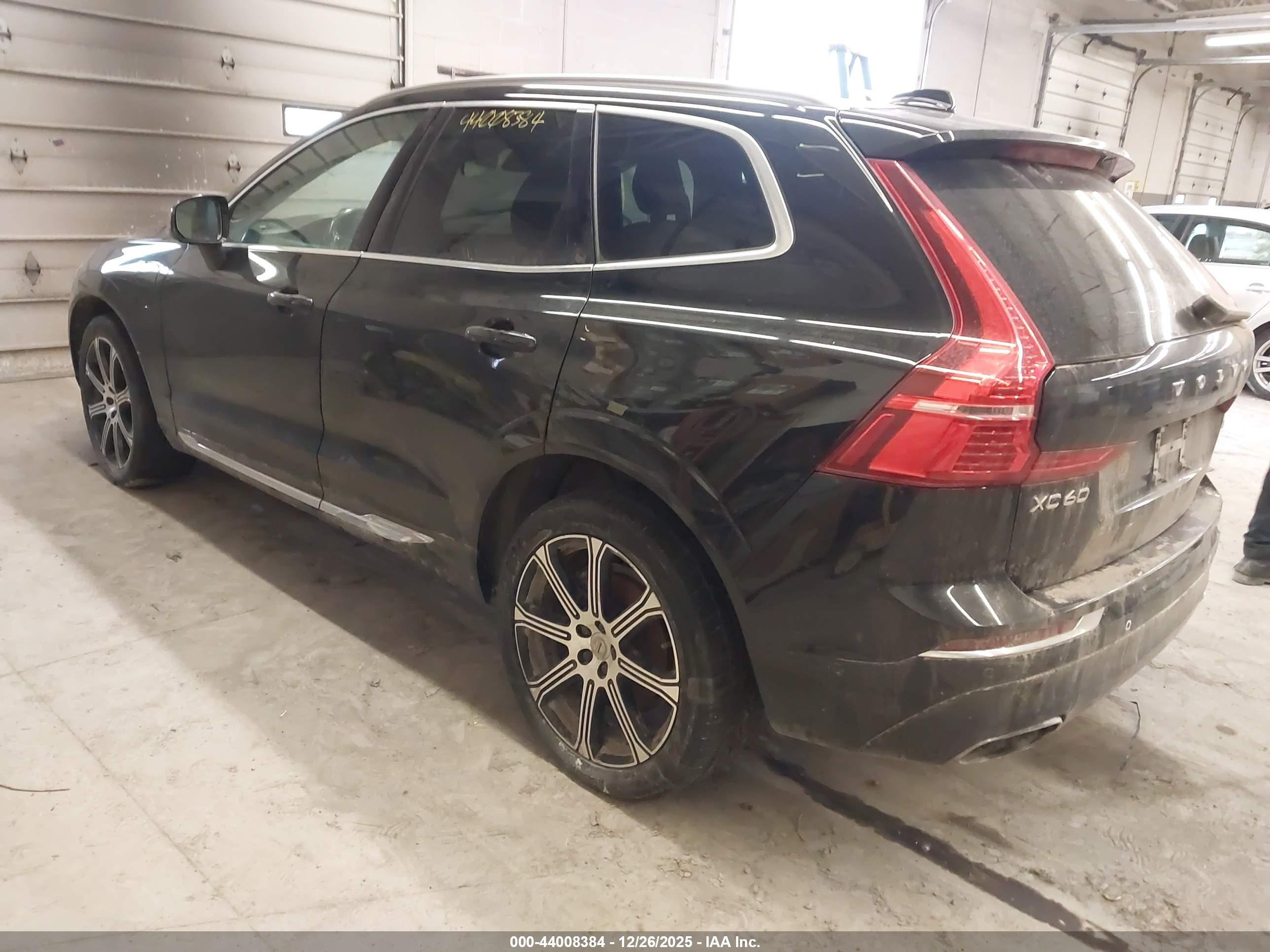VOLVO XC60 image 3