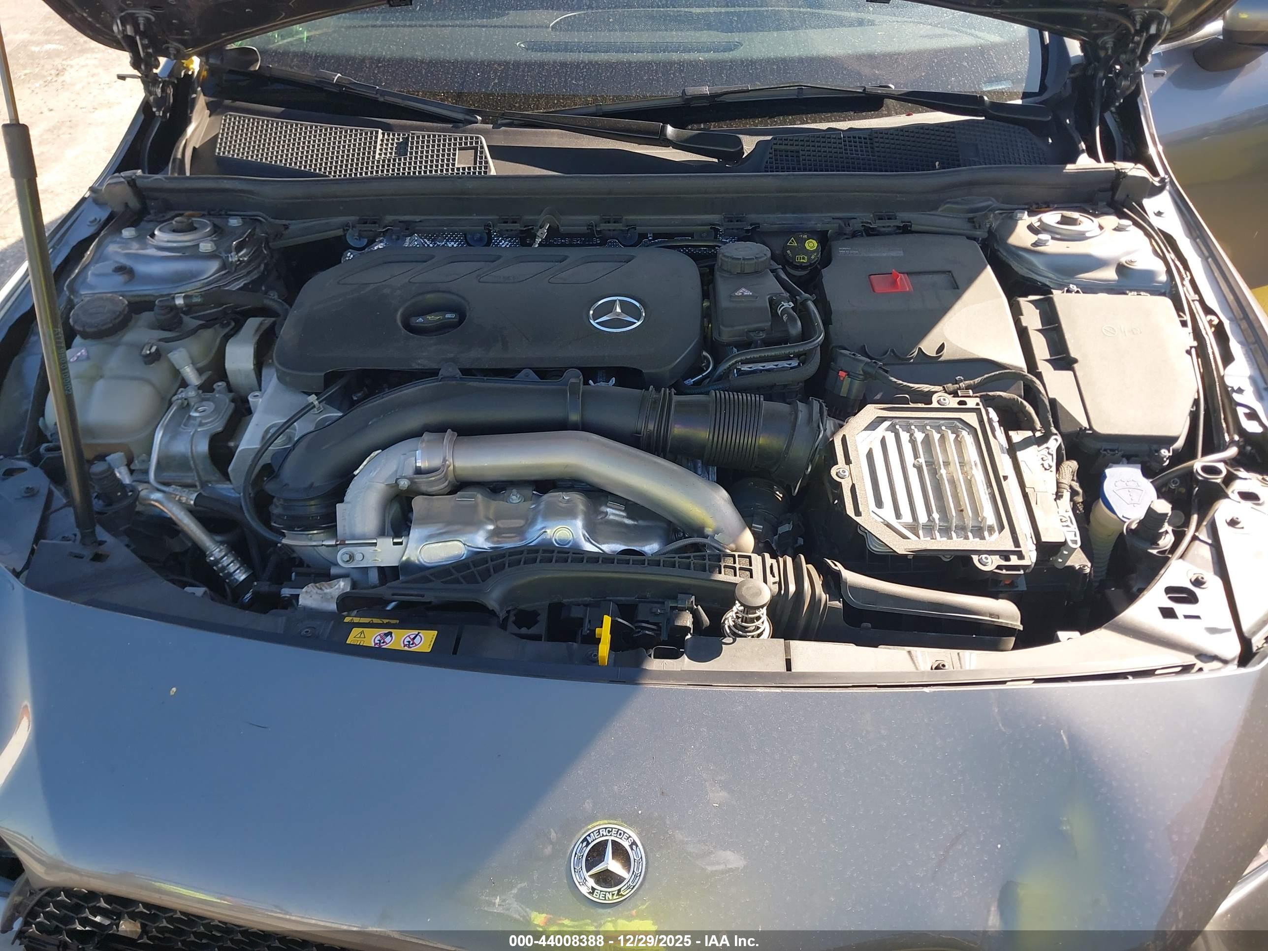 MERCEDES-BENZ CLA image 10