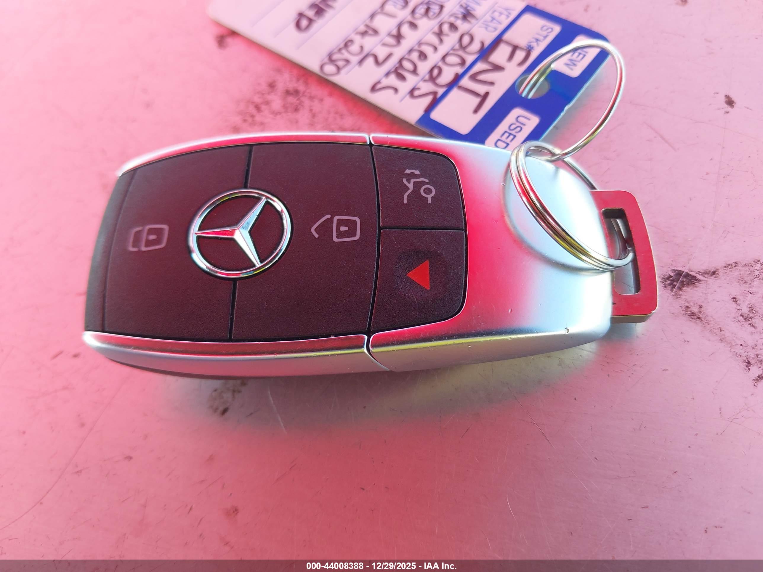 MERCEDES-BENZ CLA image 11