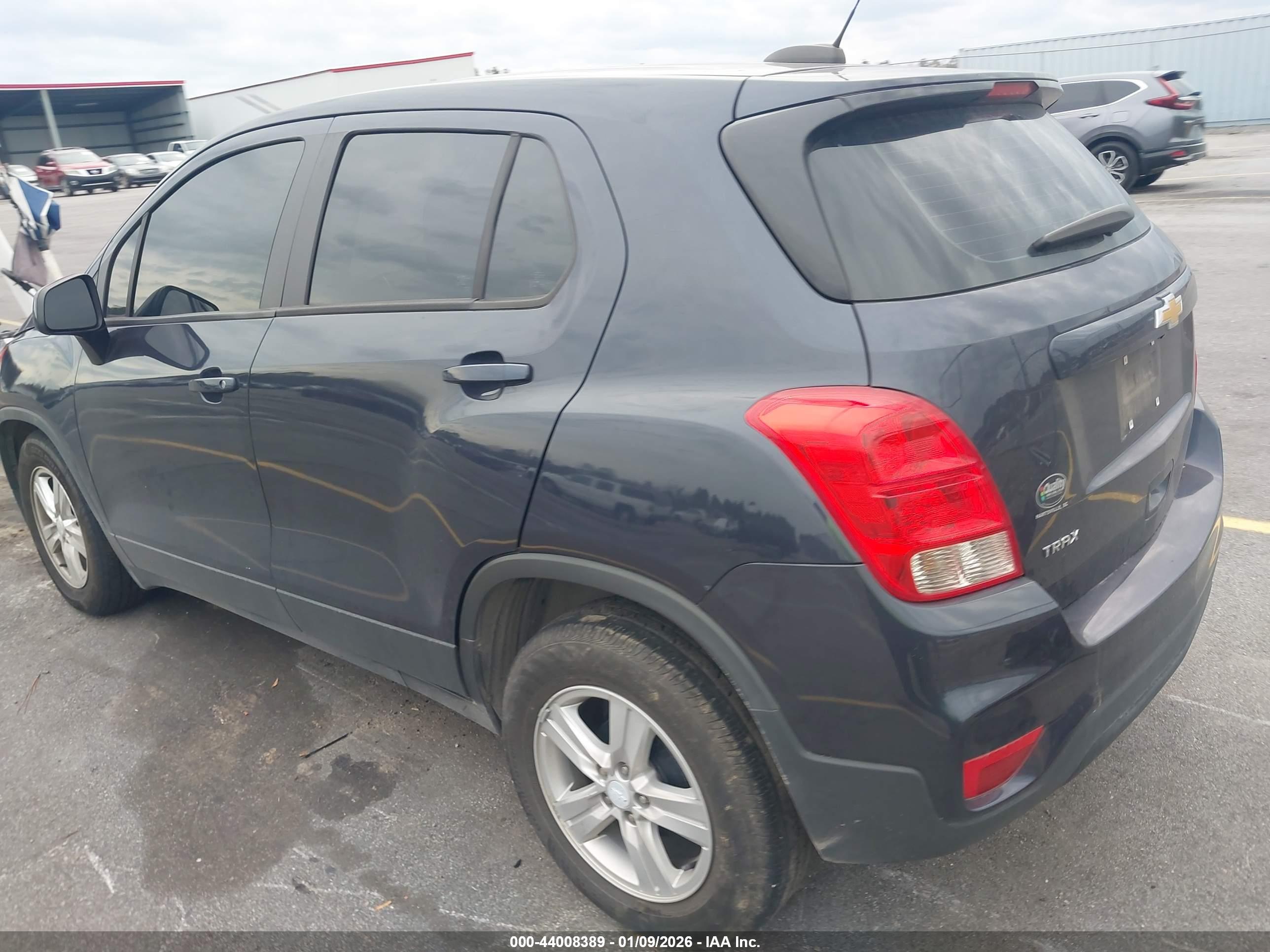 CHEVROLET TRAX image 3