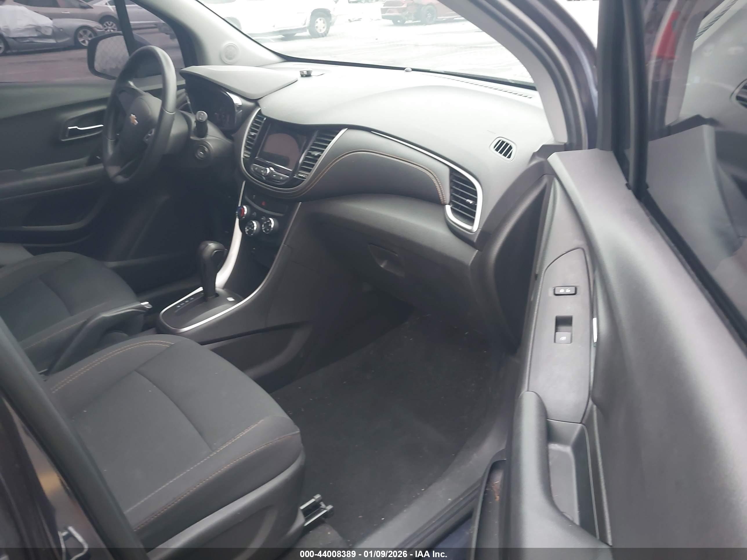 CHEVROLET TRAX image 5