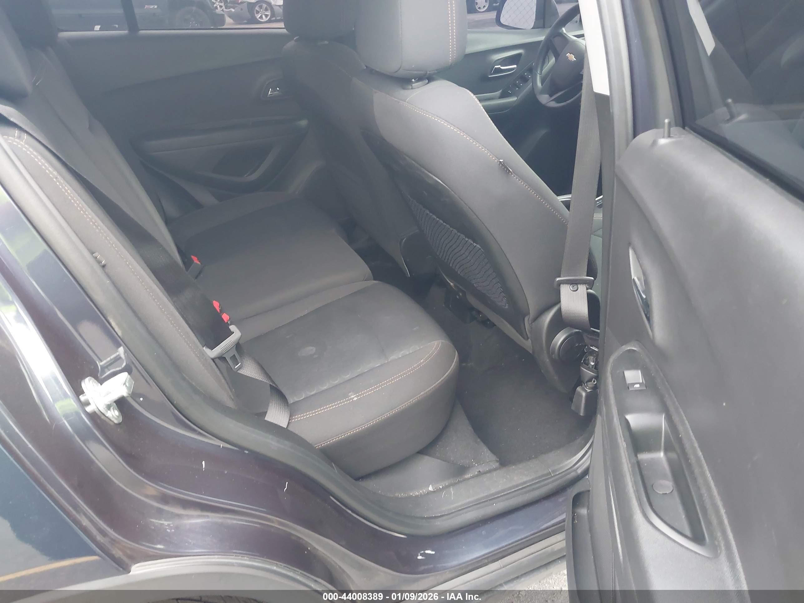 CHEVROLET TRAX image 8