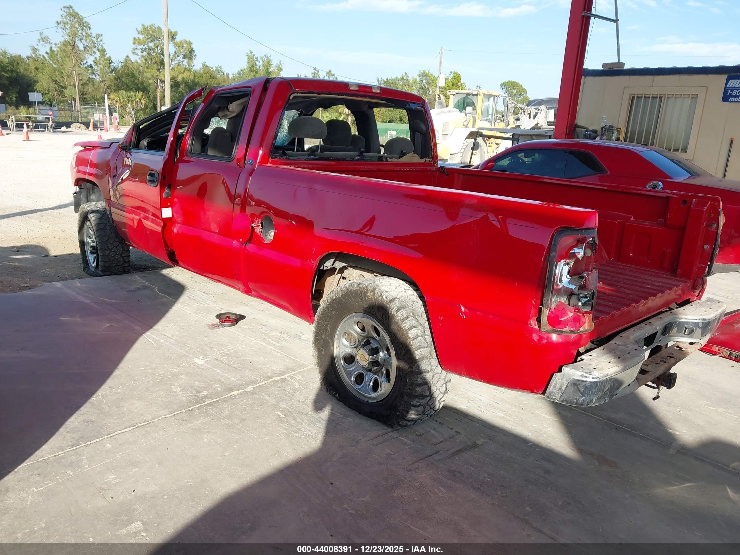 CHEVROLET SILVERADO image 3