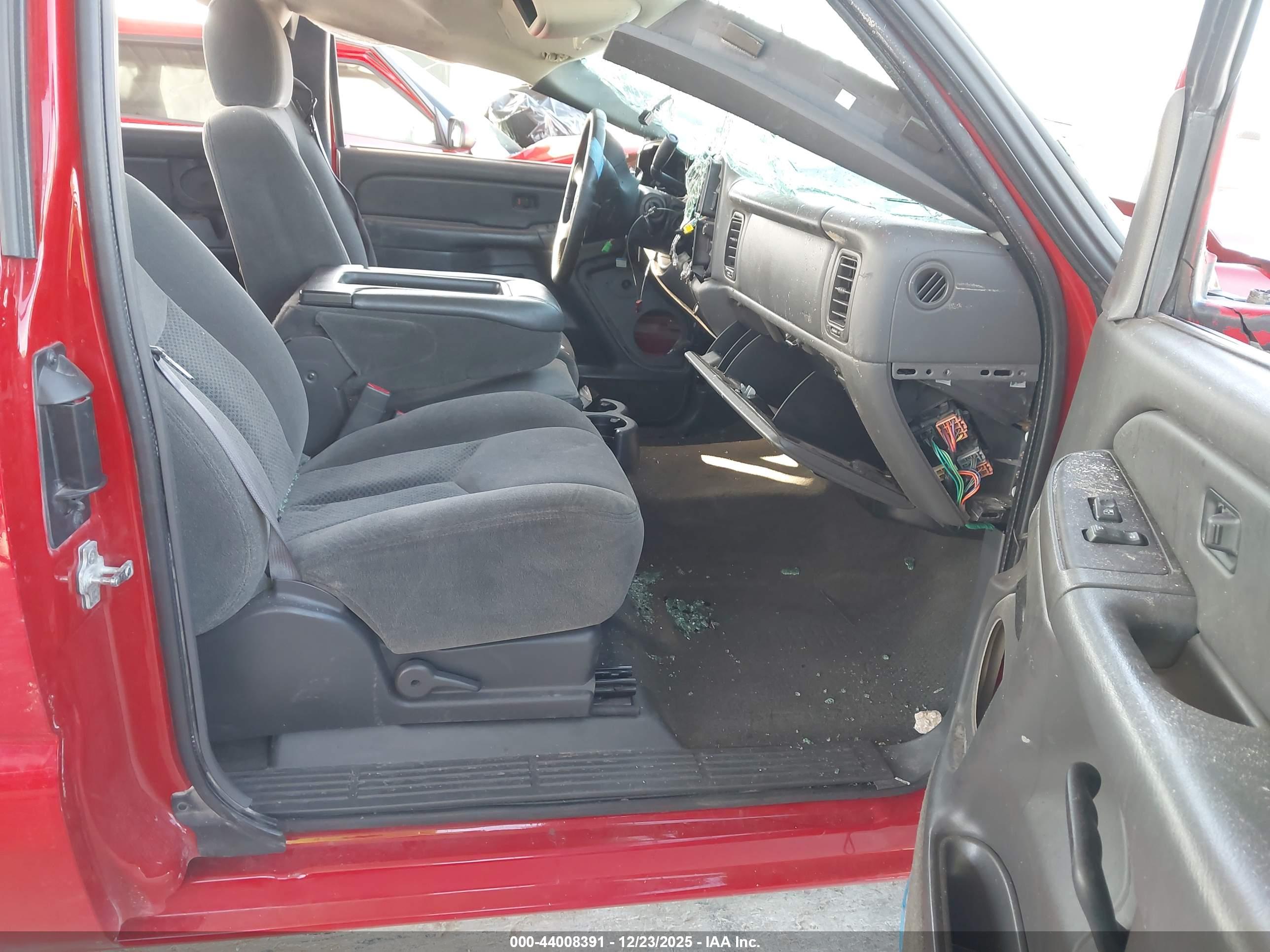 CHEVROLET SILVERADO image 5