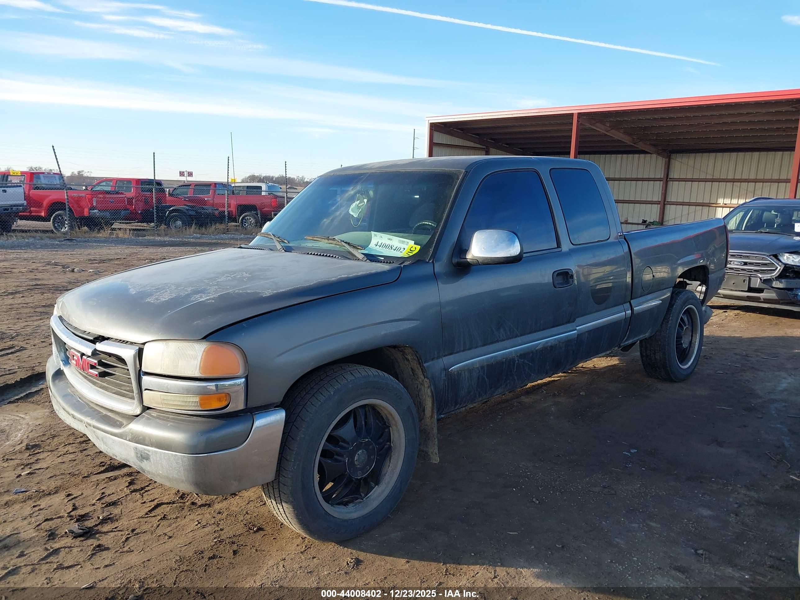 GMC SIERRA image 2