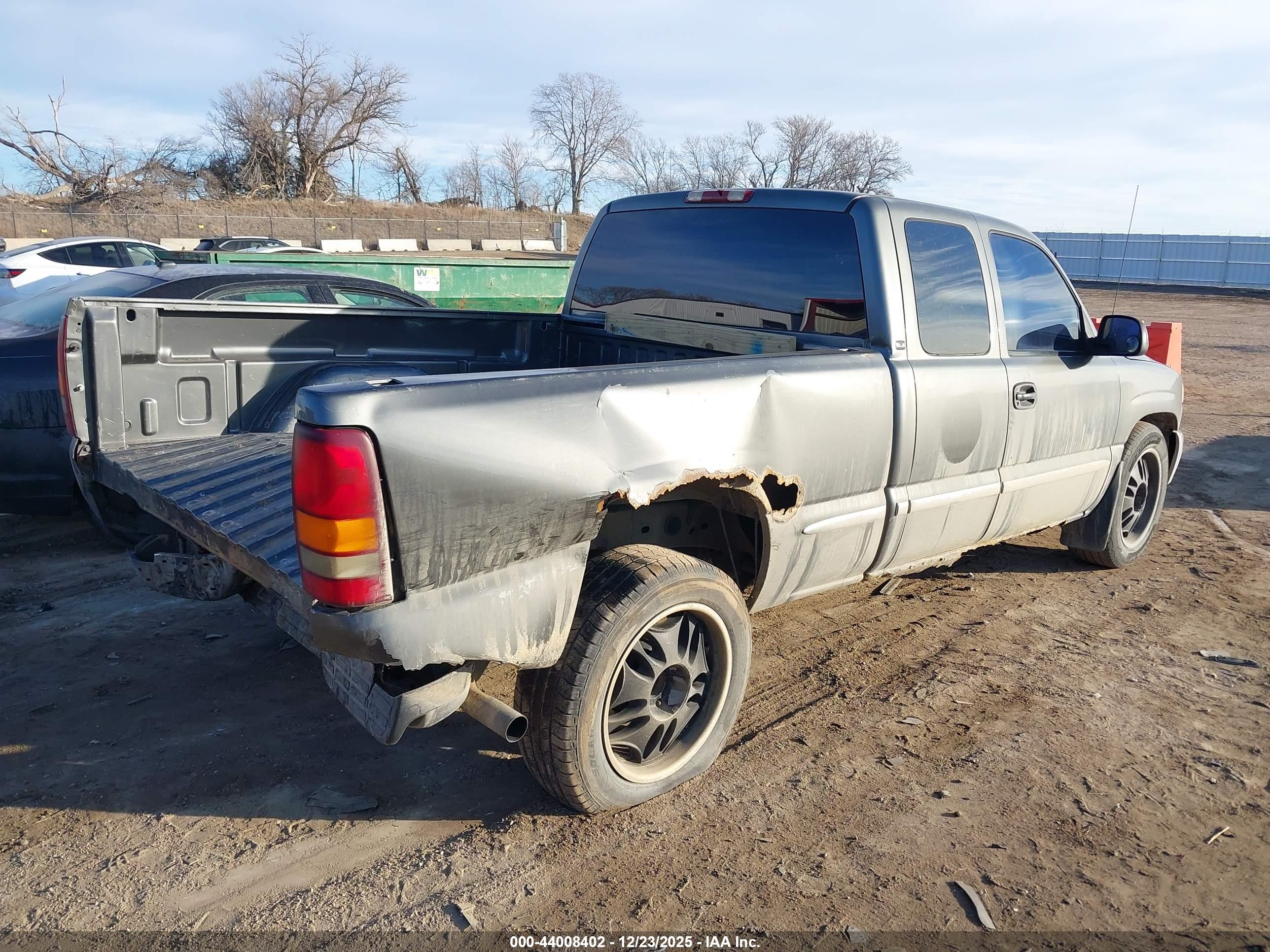 GMC SIERRA image 4