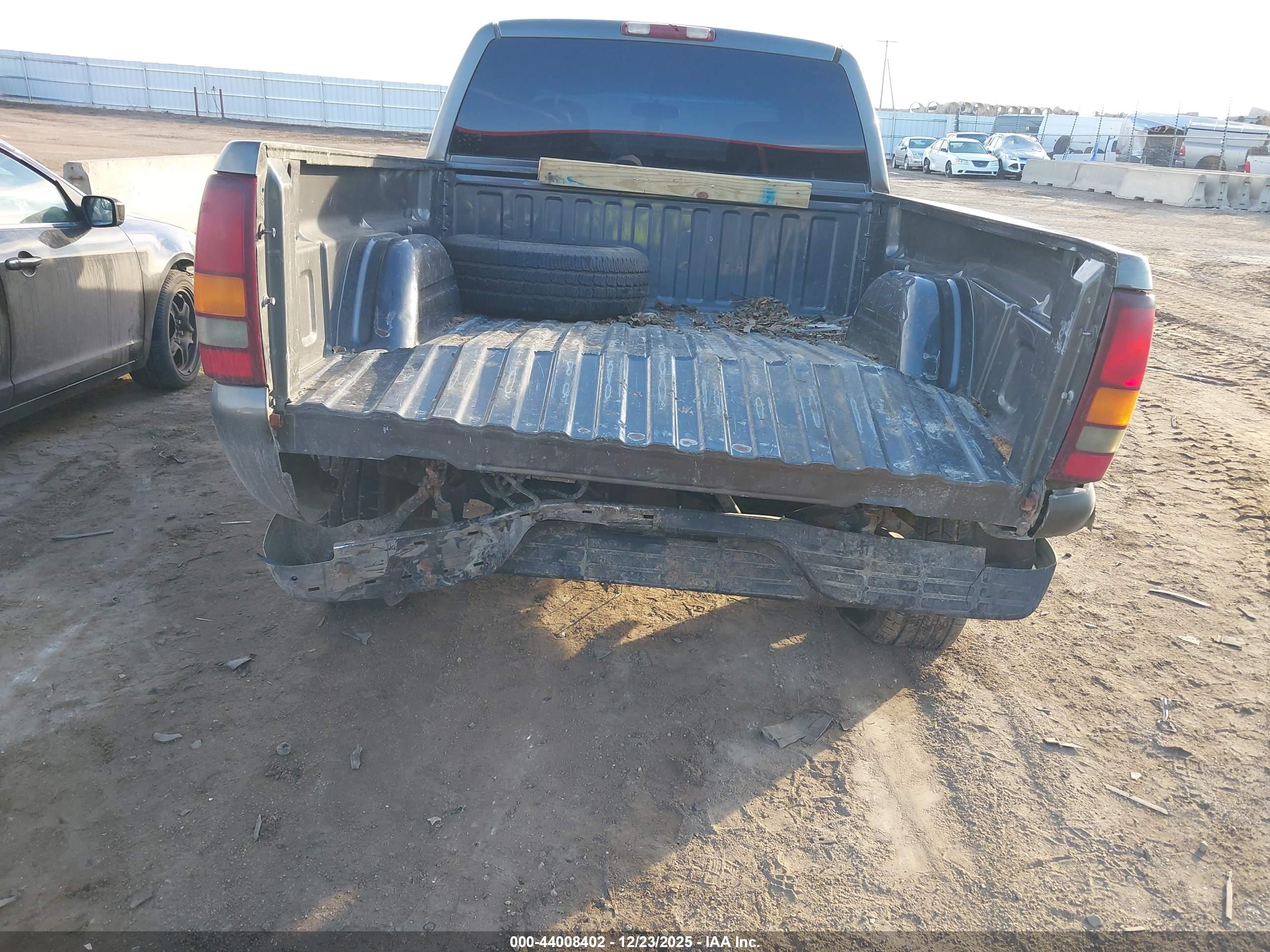 GMC SIERRA image 6