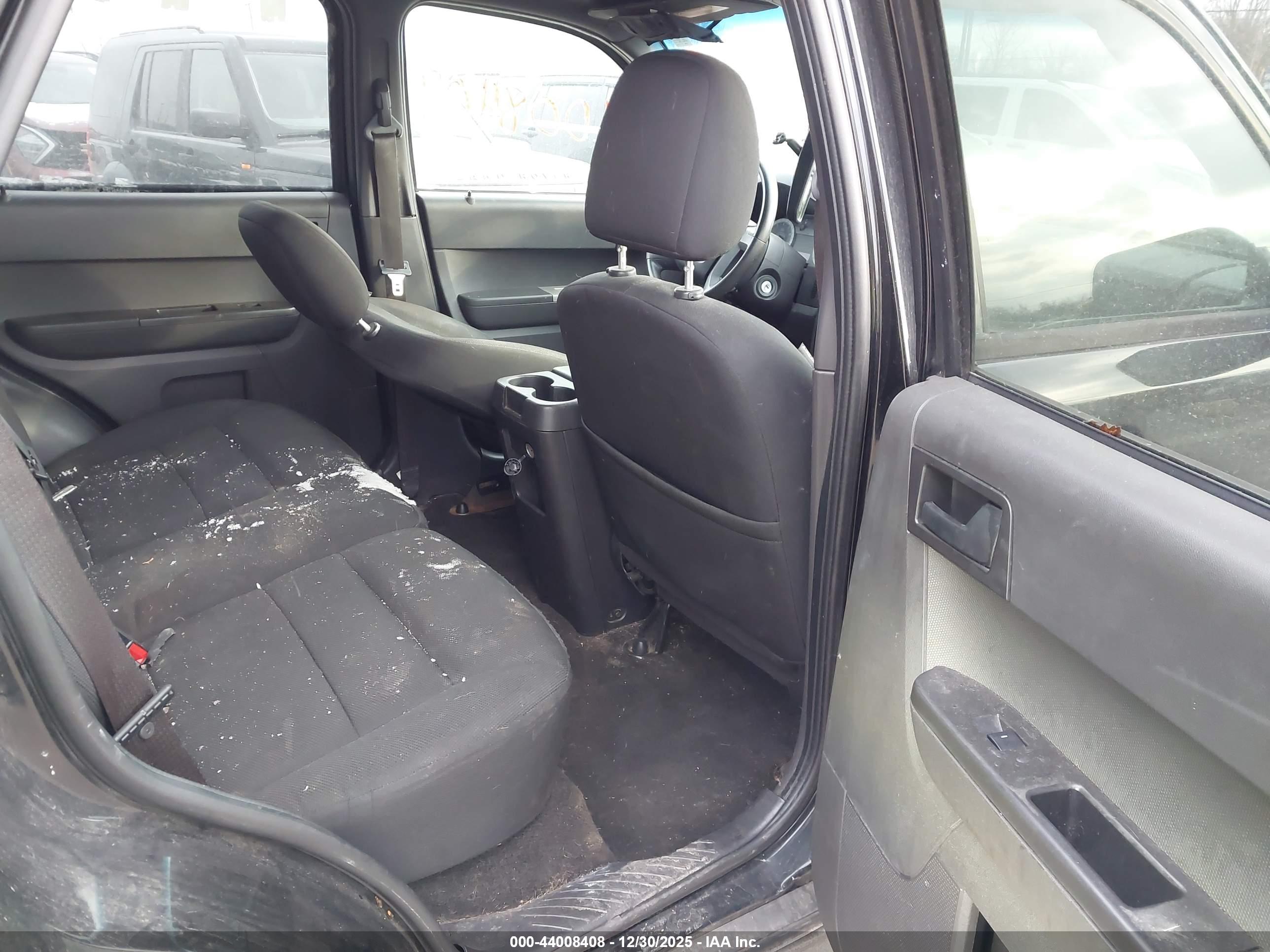 FORD ESCAPE image 8