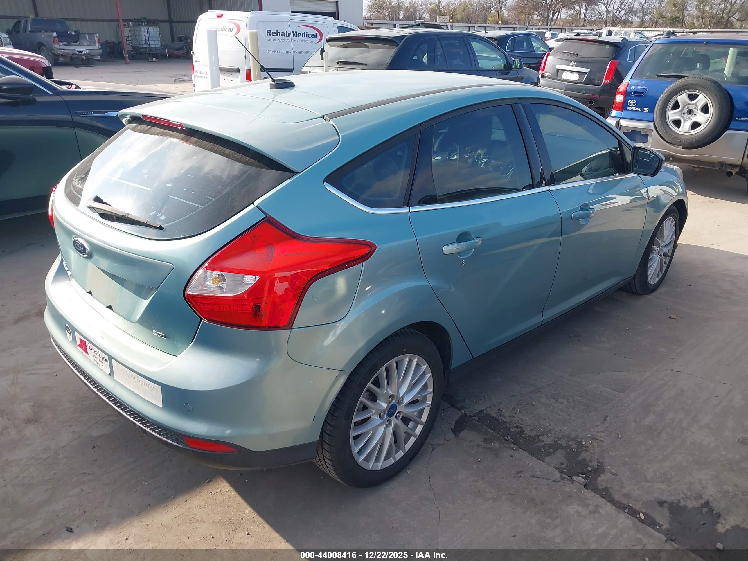 FORD FOCUS image 4