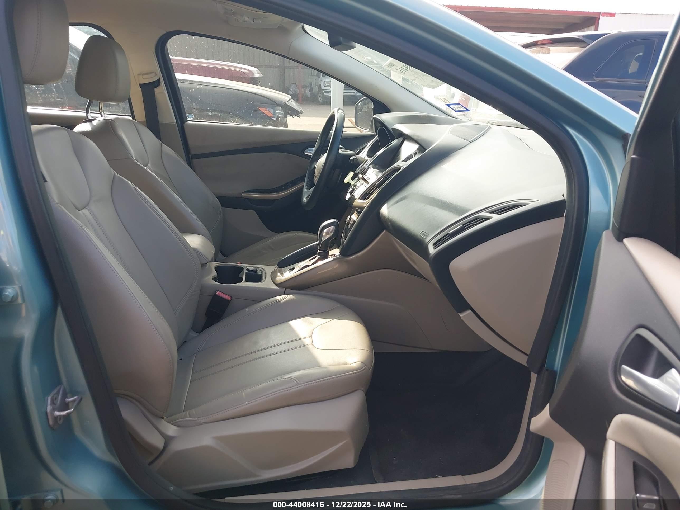 FORD FOCUS image 5