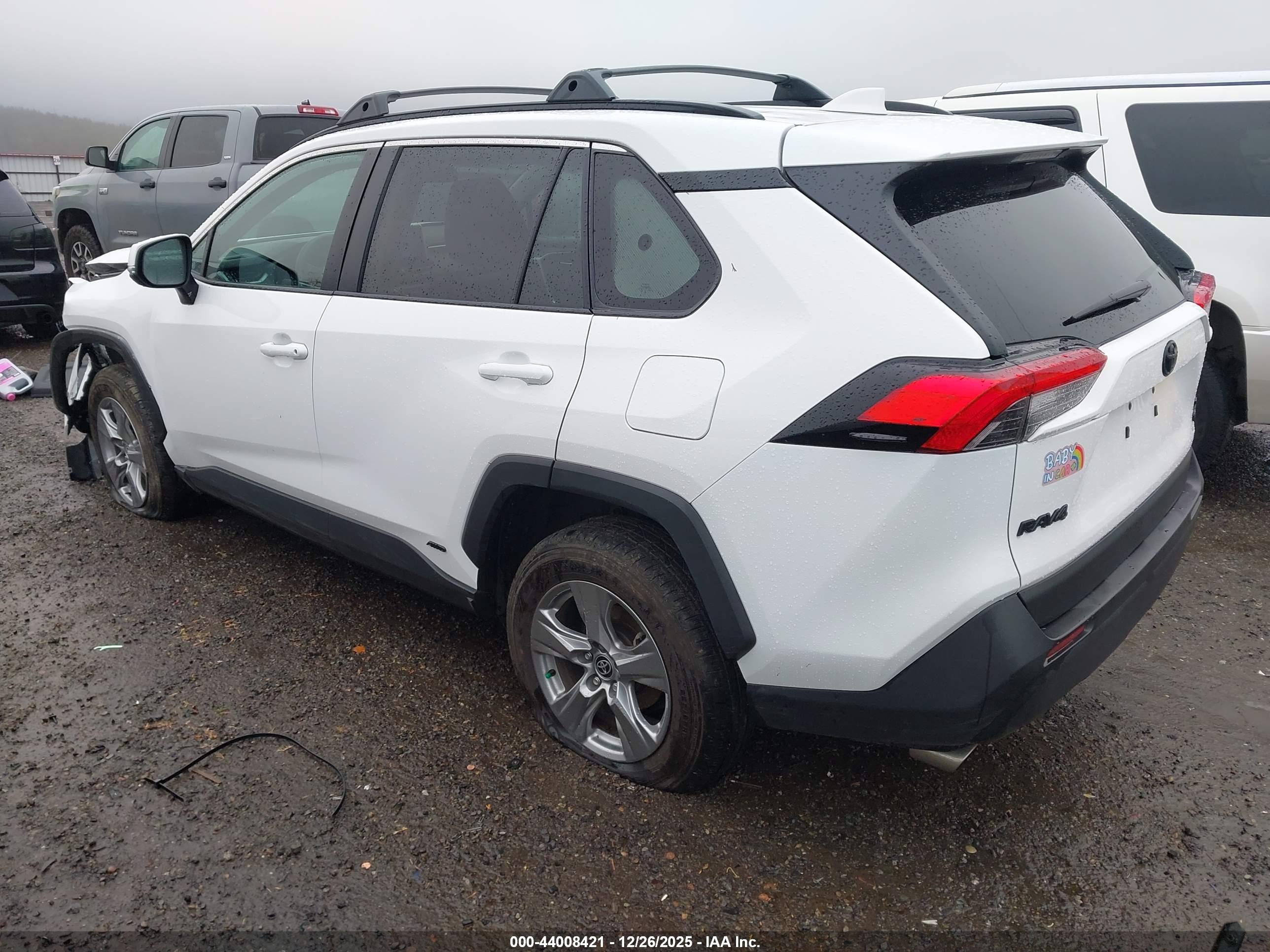 TOYOTA RAV4 image 3