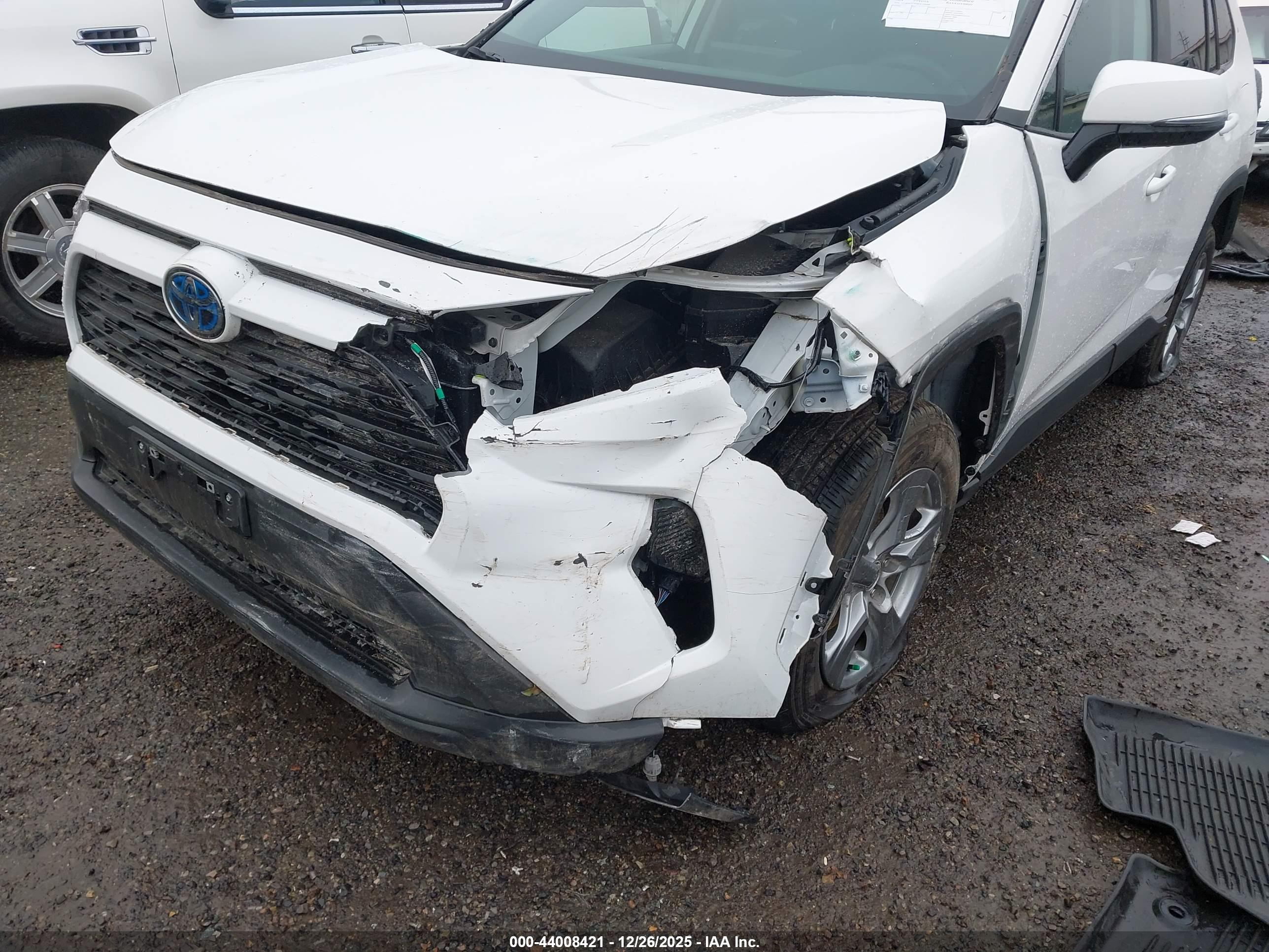TOYOTA RAV4 image 6