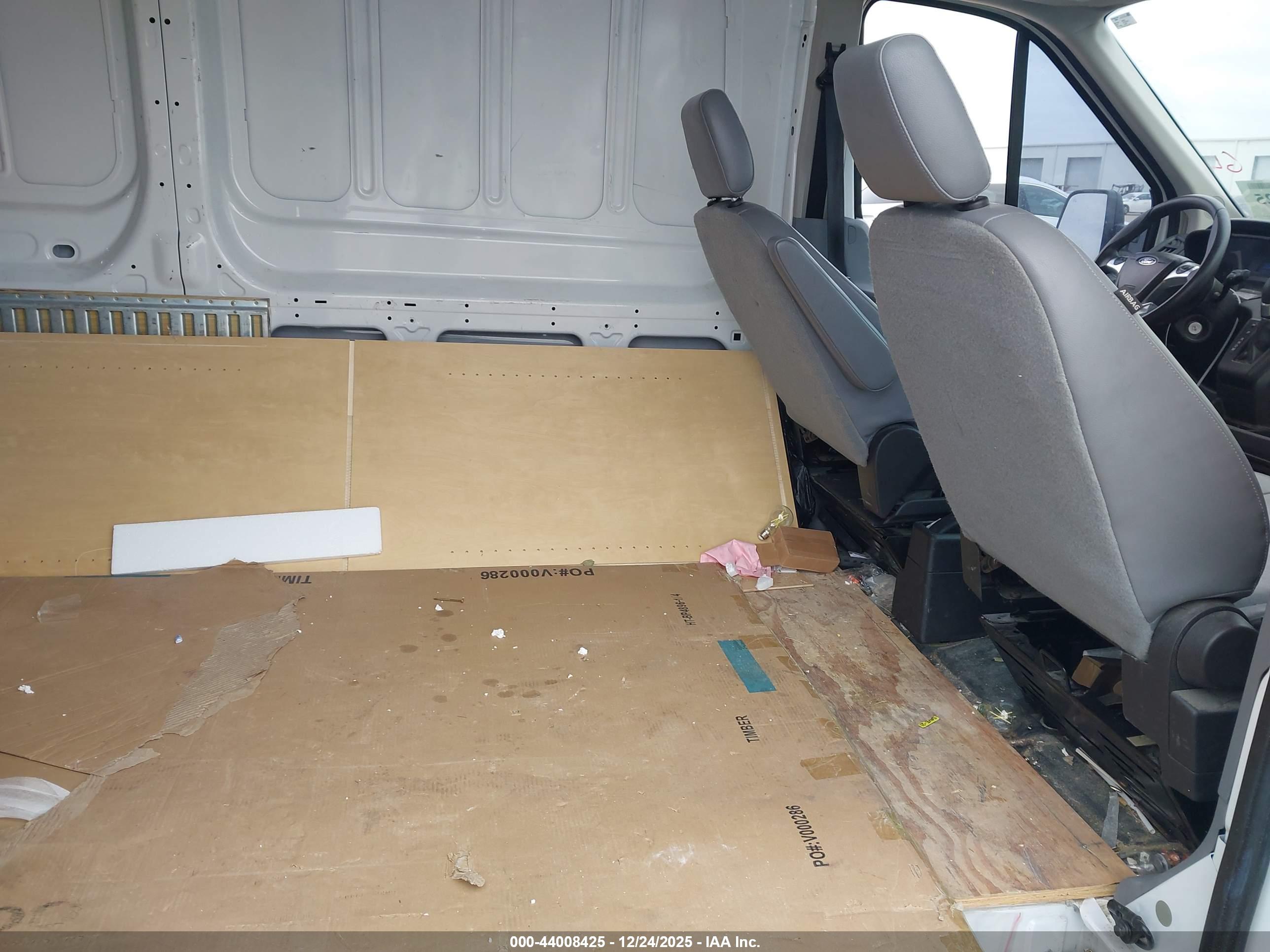 FORD TRANSIT-350 image 8