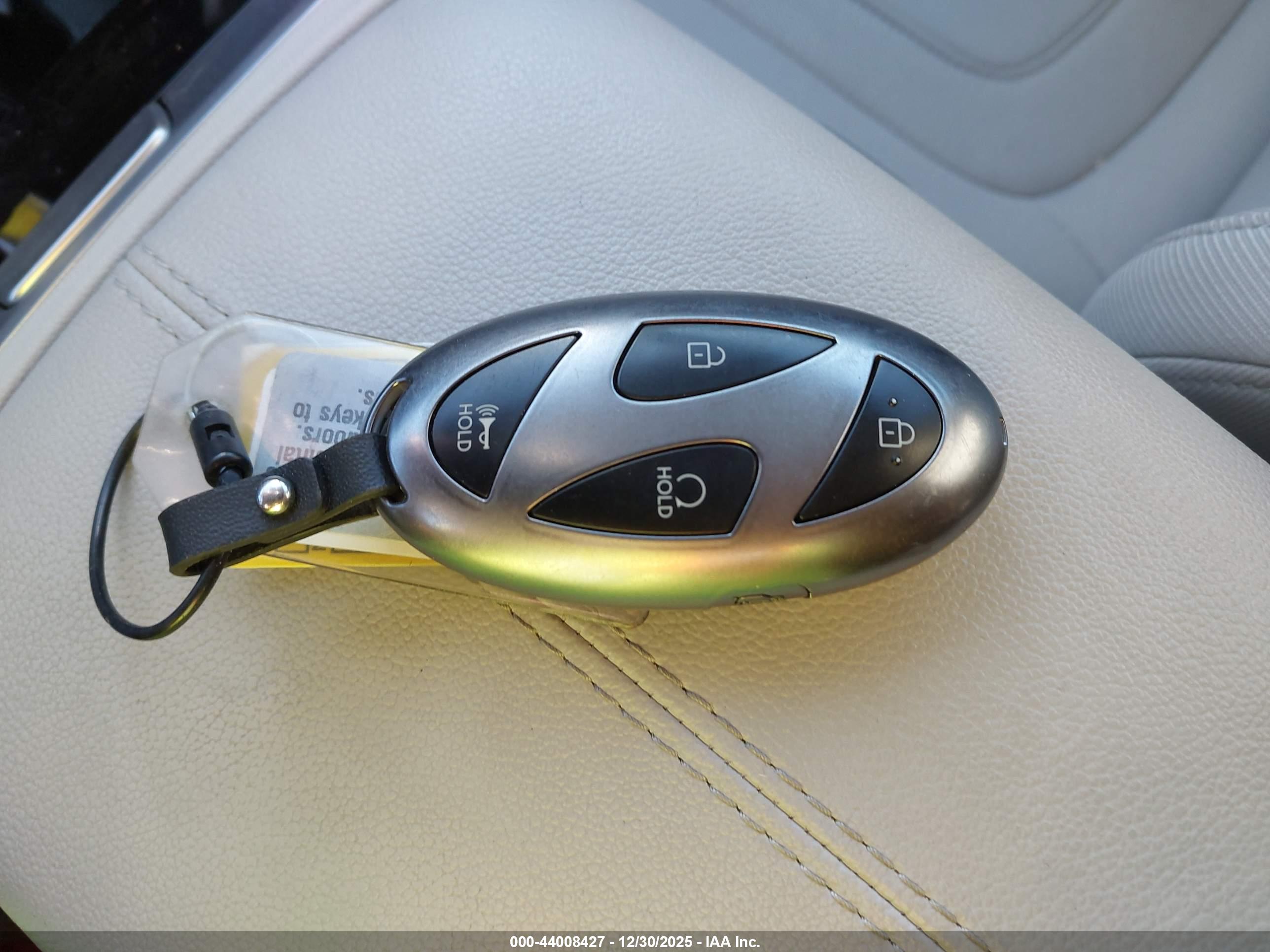 HYUNDAI TUCSON image 11