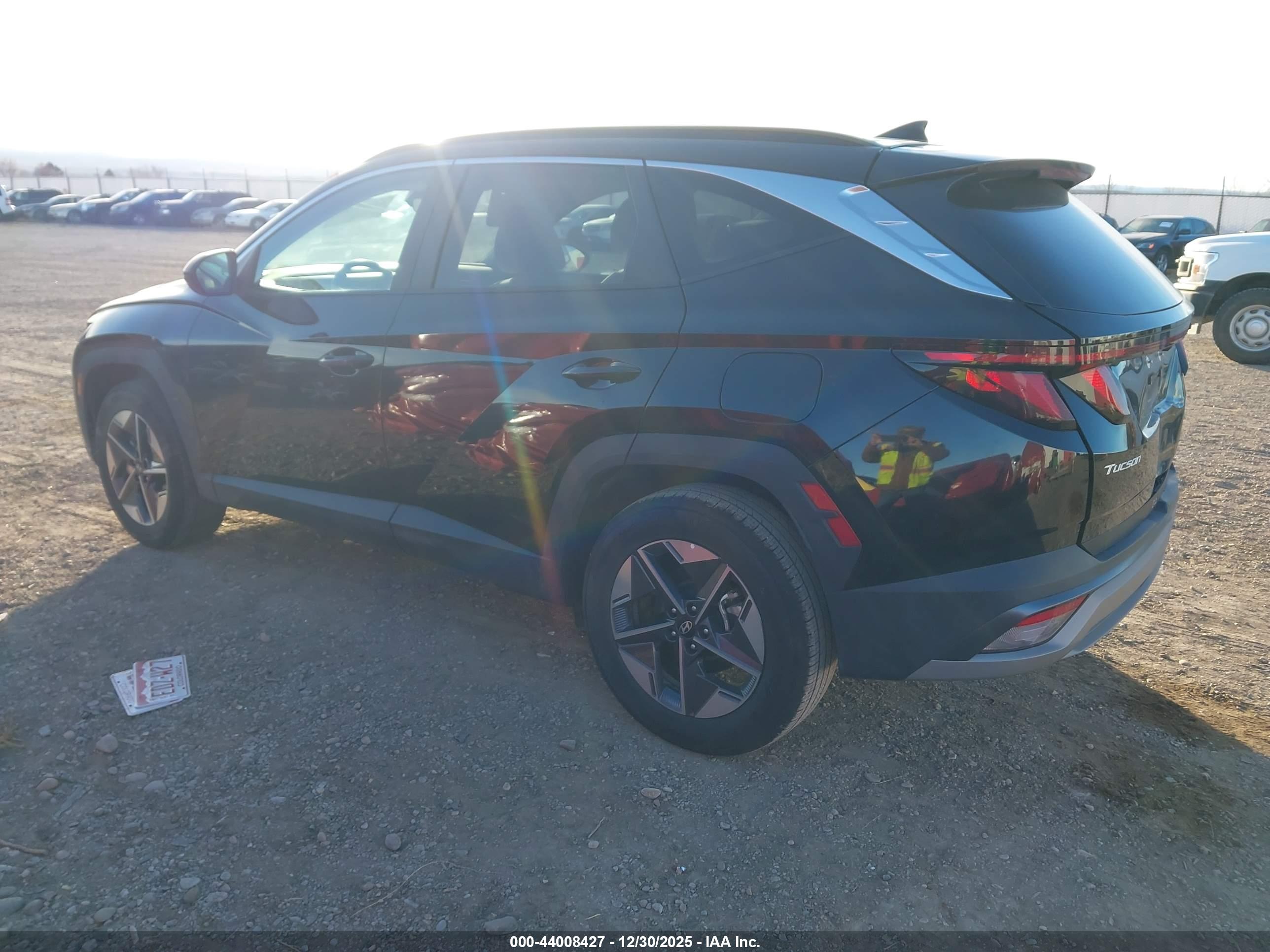 HYUNDAI TUCSON image 3