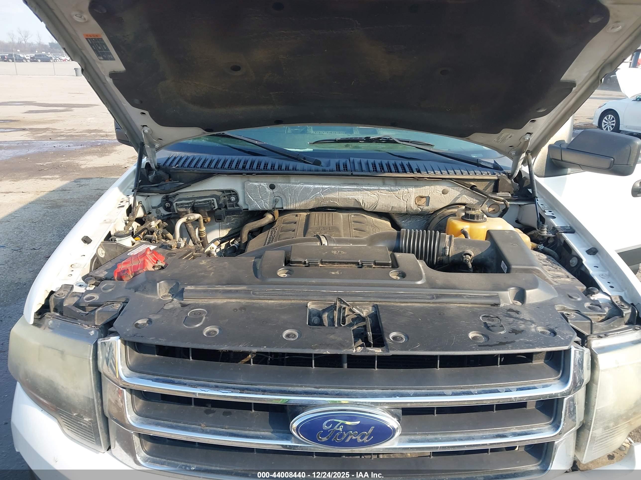 FORD EXPEDITION image 10