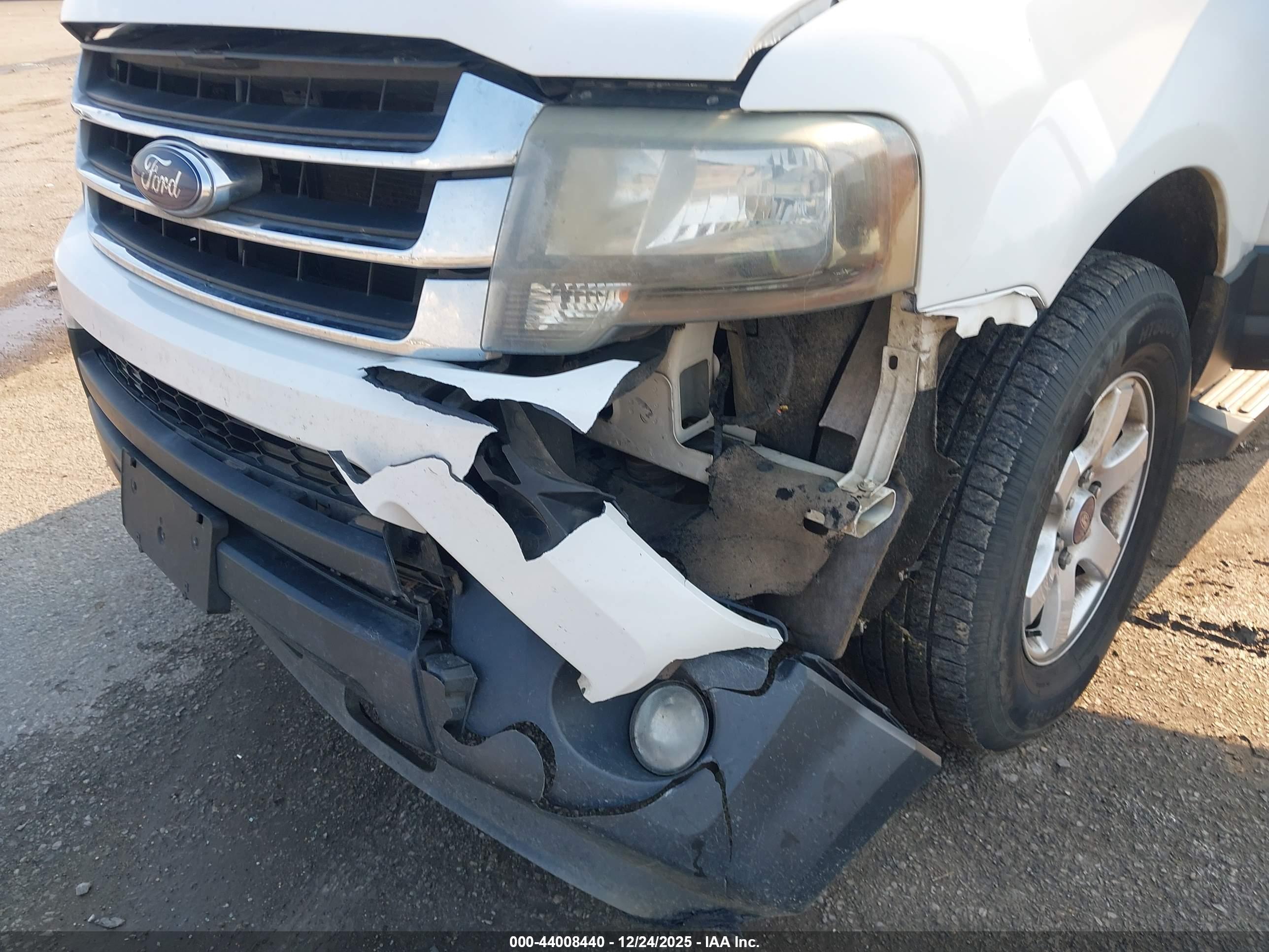 FORD EXPEDITION image 6