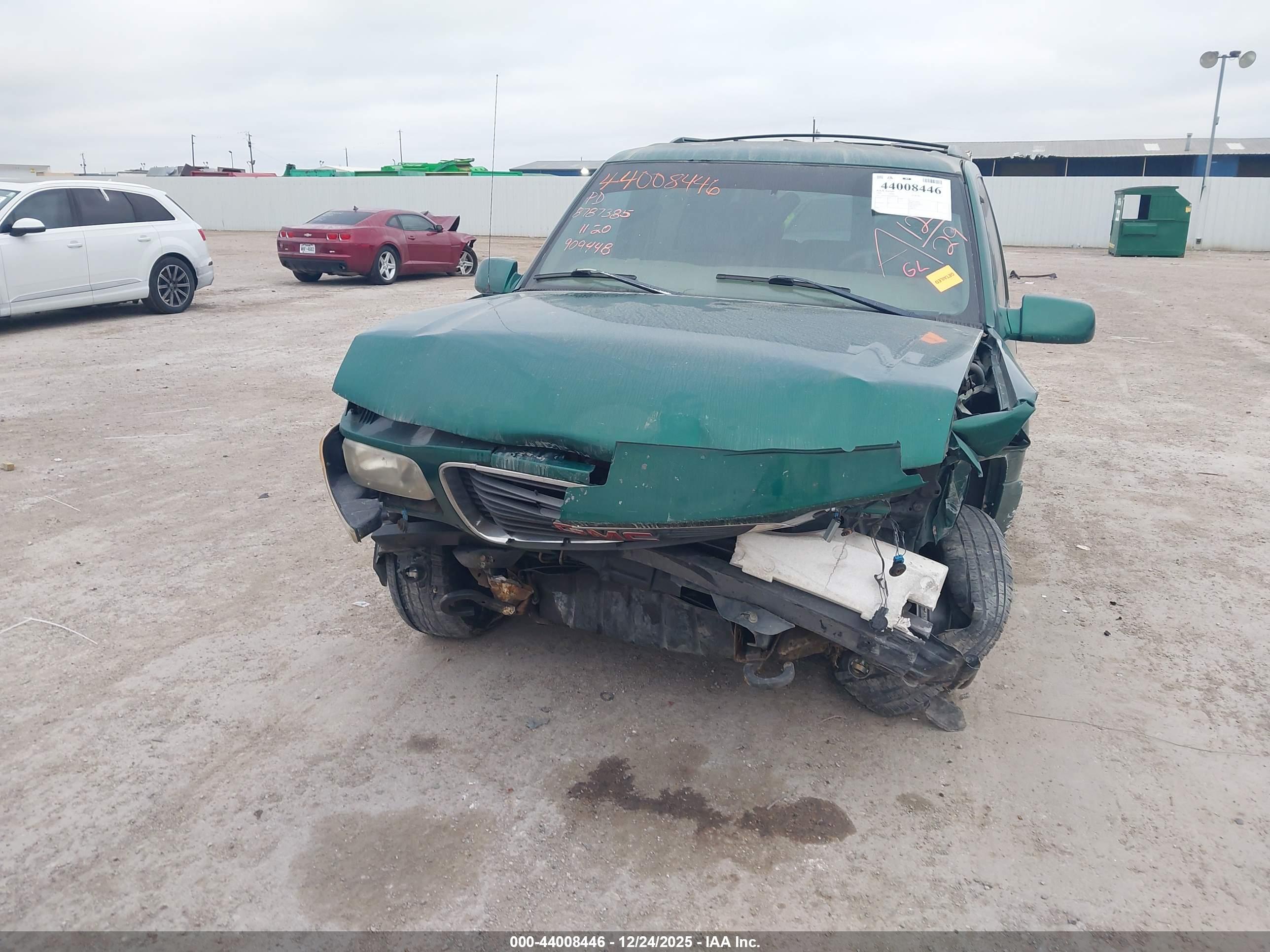 GMC YUKON image 6