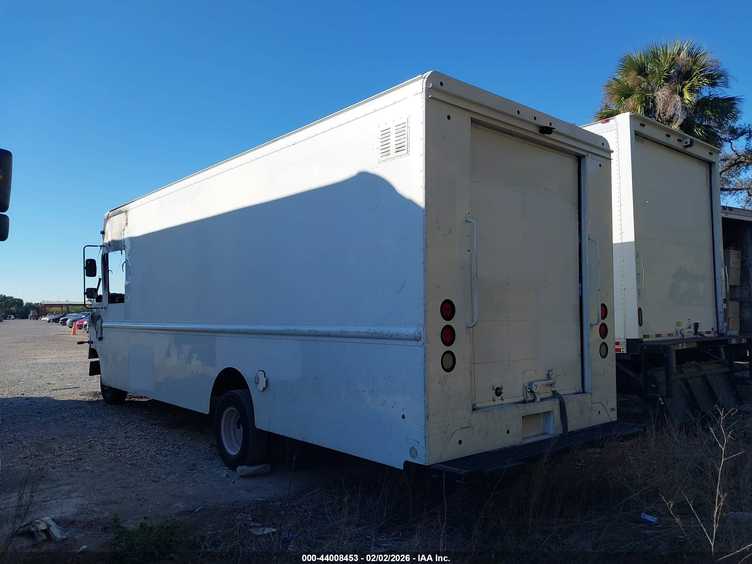 FORD E-350 image 3