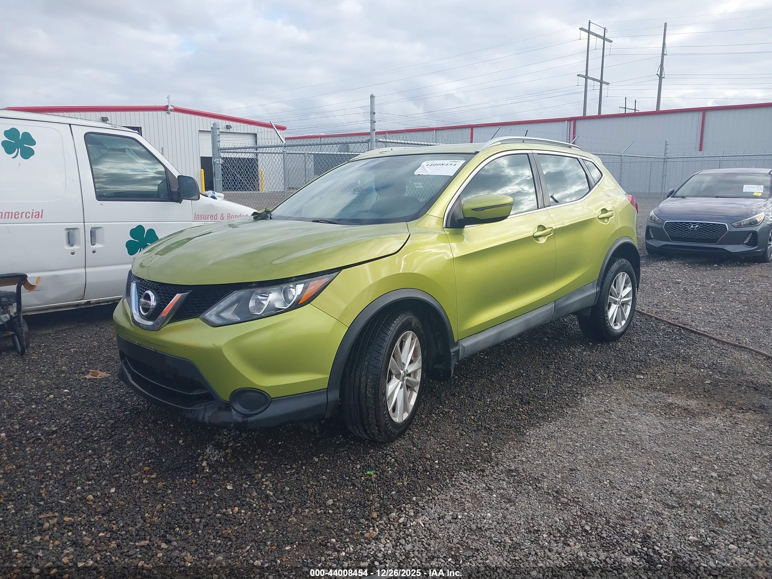 NISSAN ROGUE image 2