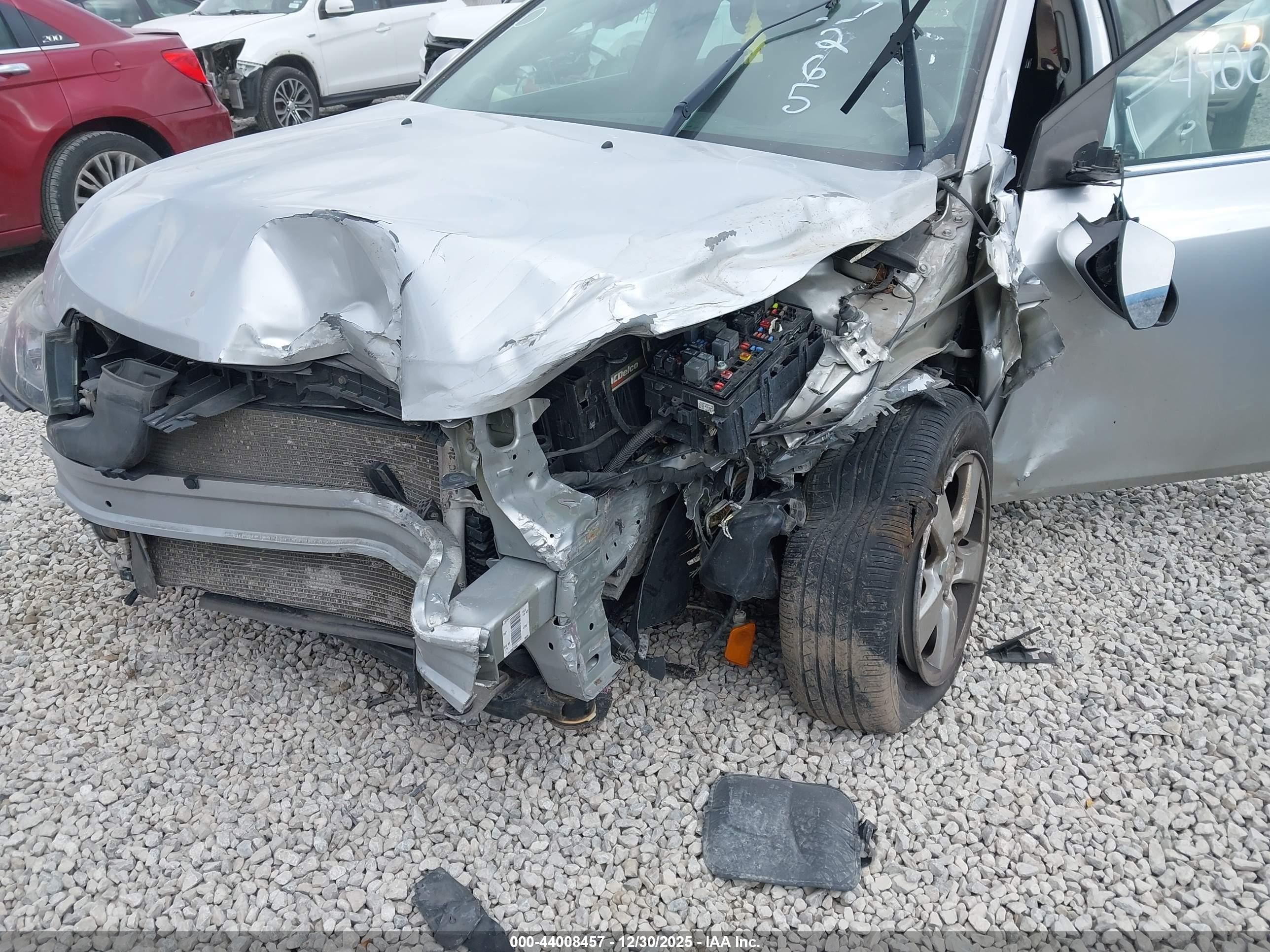 CHEVROLET CRUZE image 6