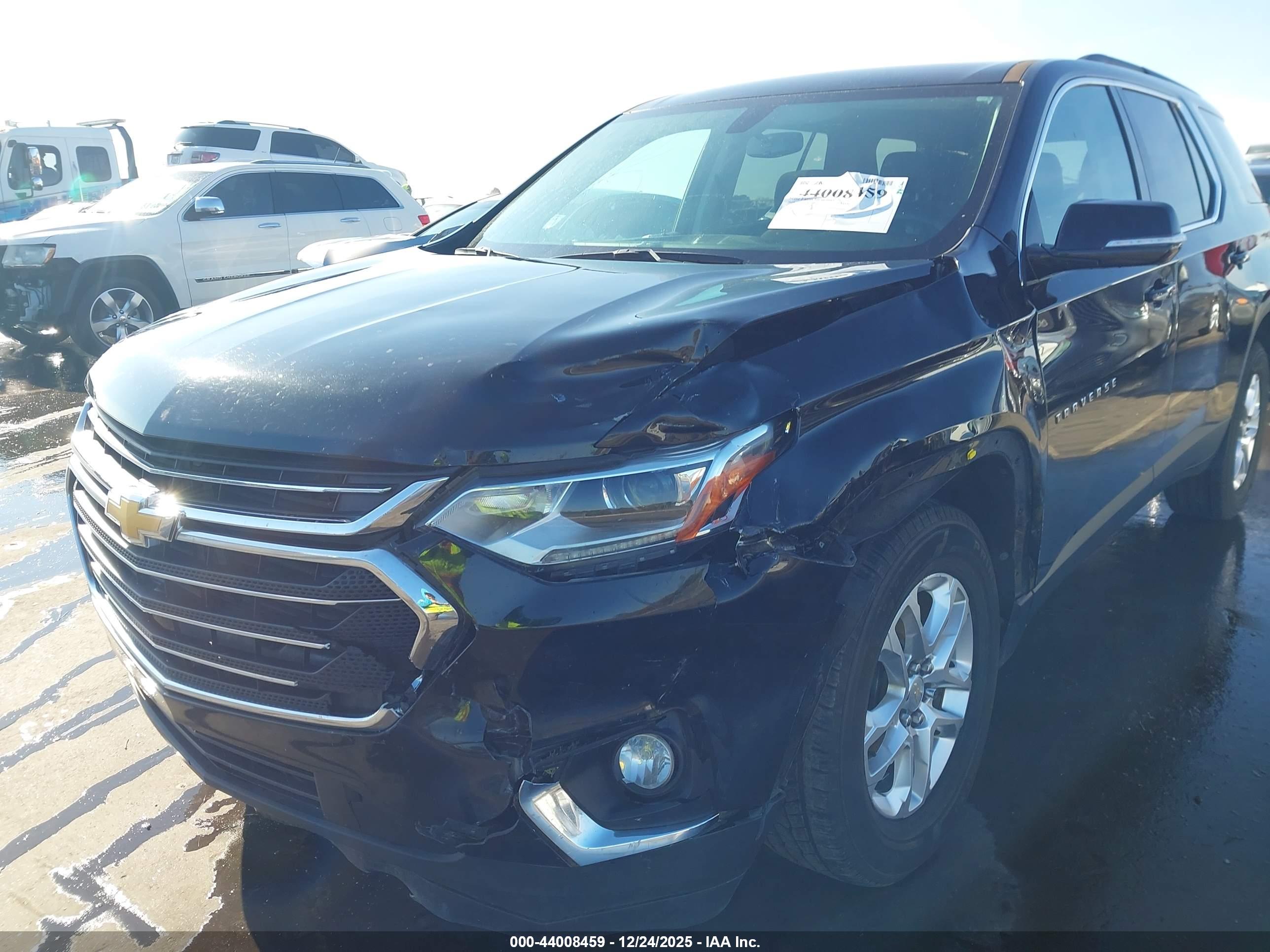 CHEVROLET TRAVERSE image 6
