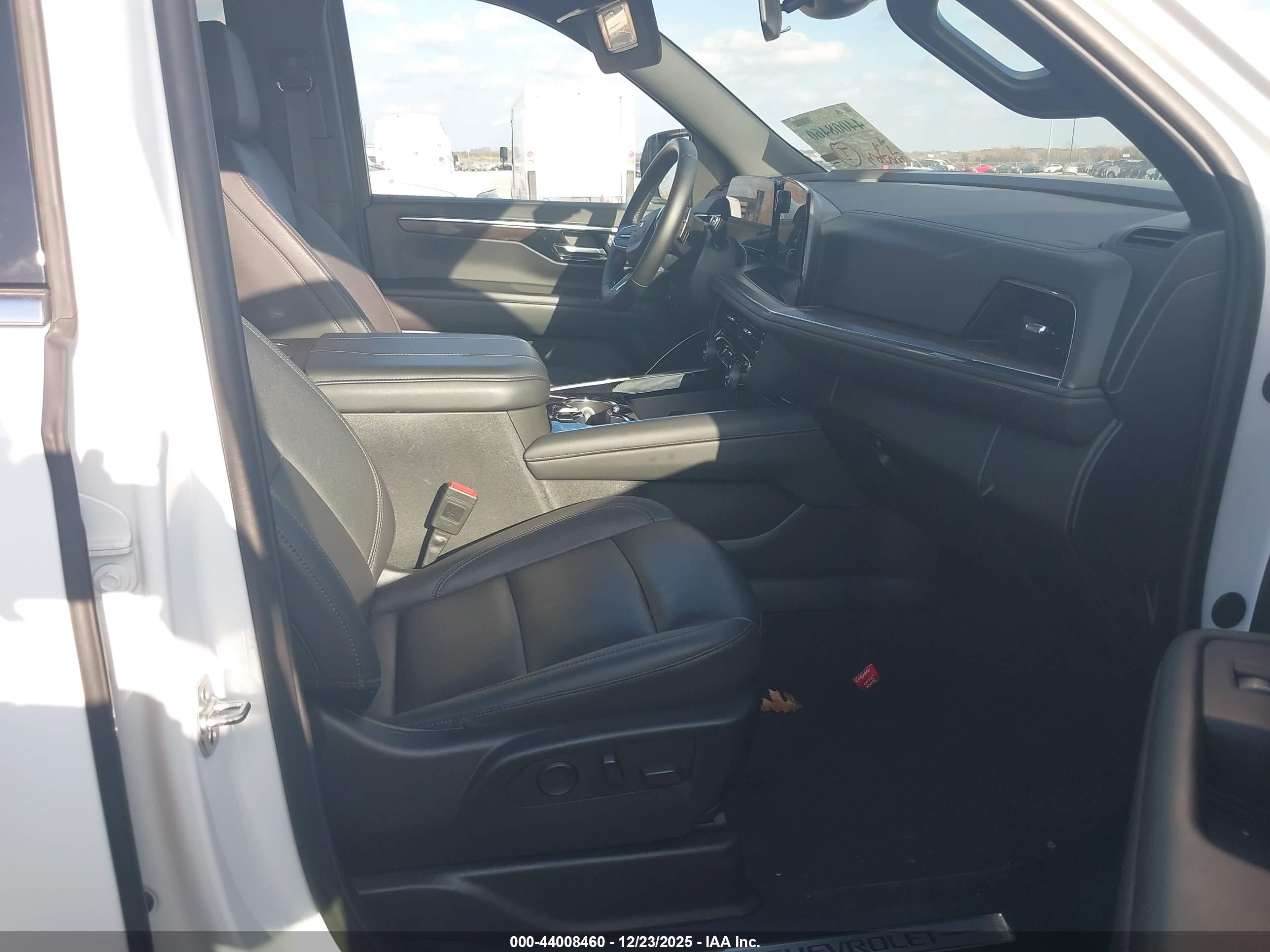 CHEVROLET TAHOE image 5