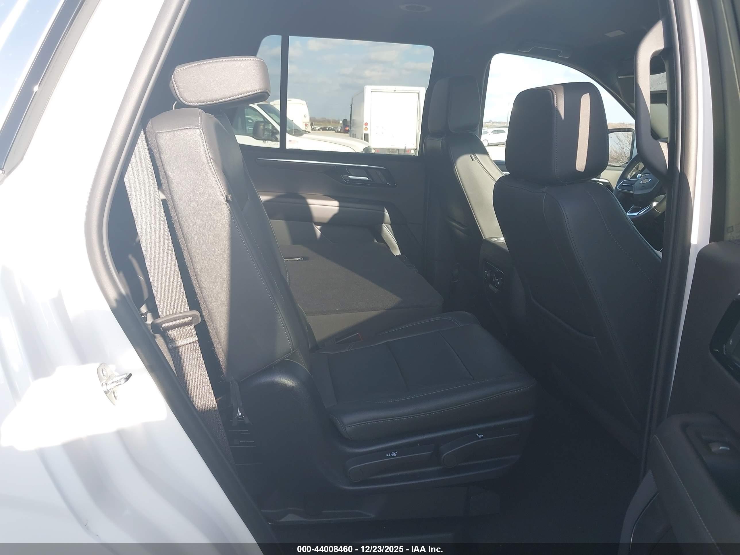CHEVROLET TAHOE image 8