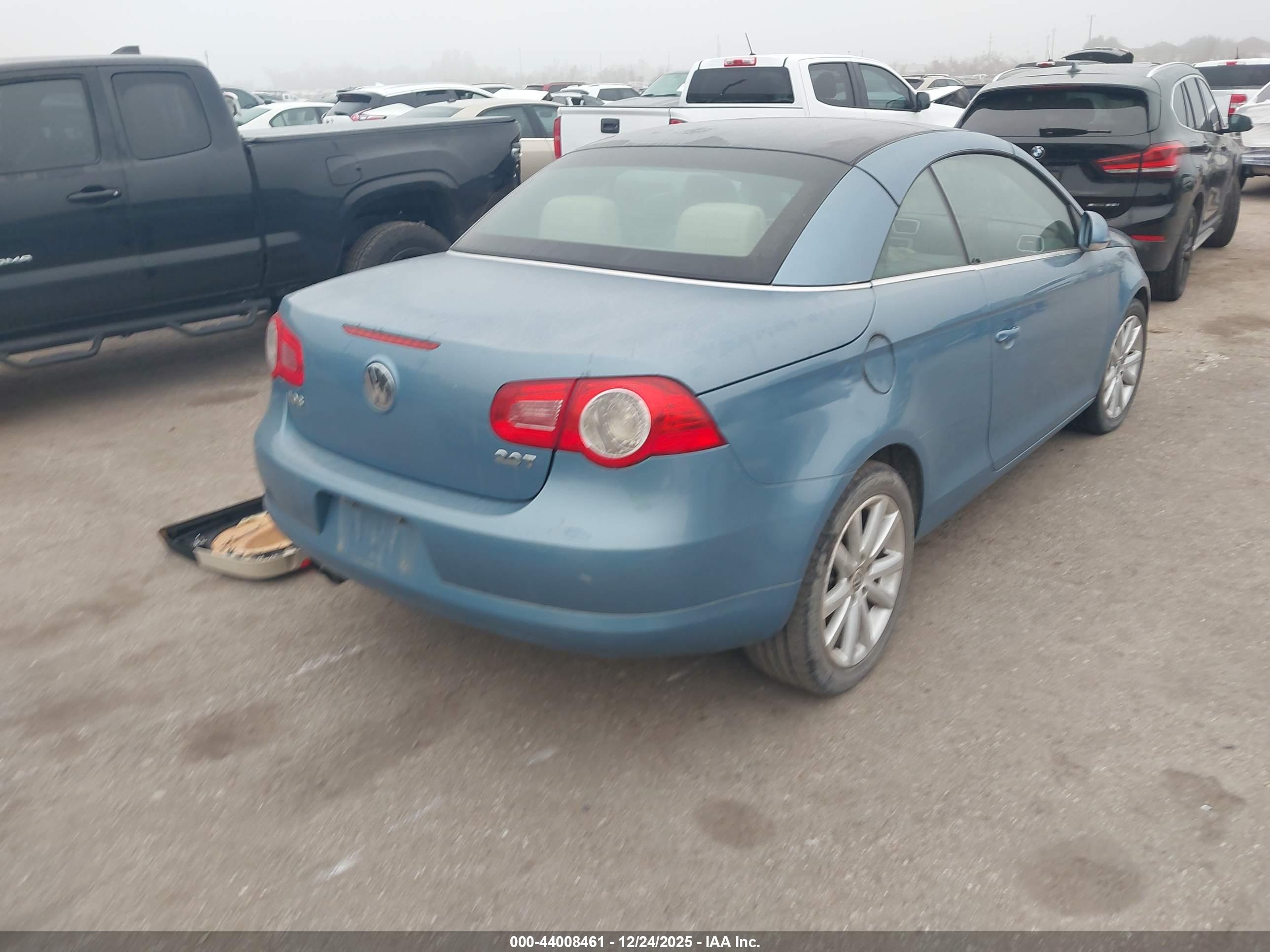 VOLKSWAGEN EOS image 4