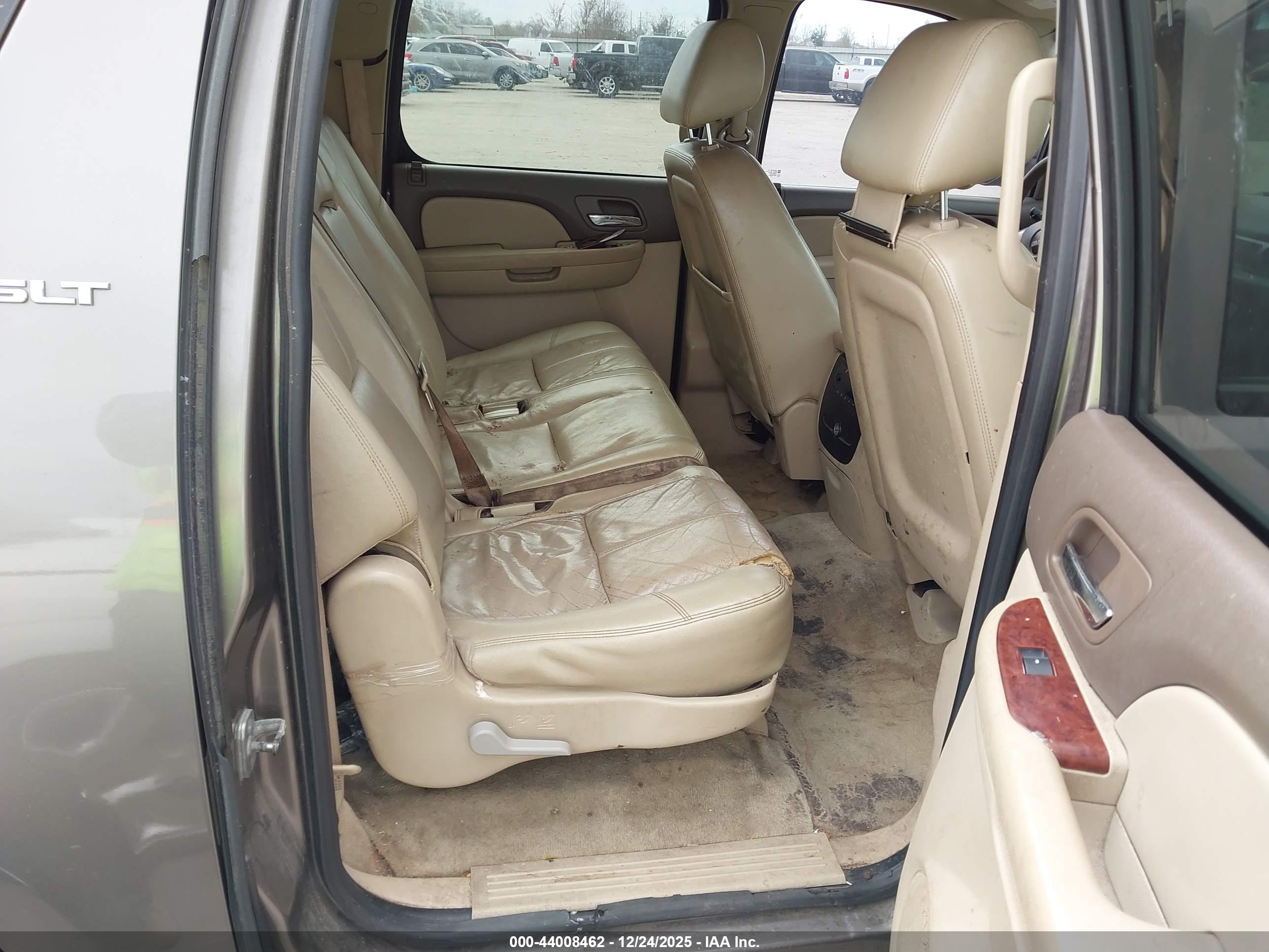 GMC YUKON image 8