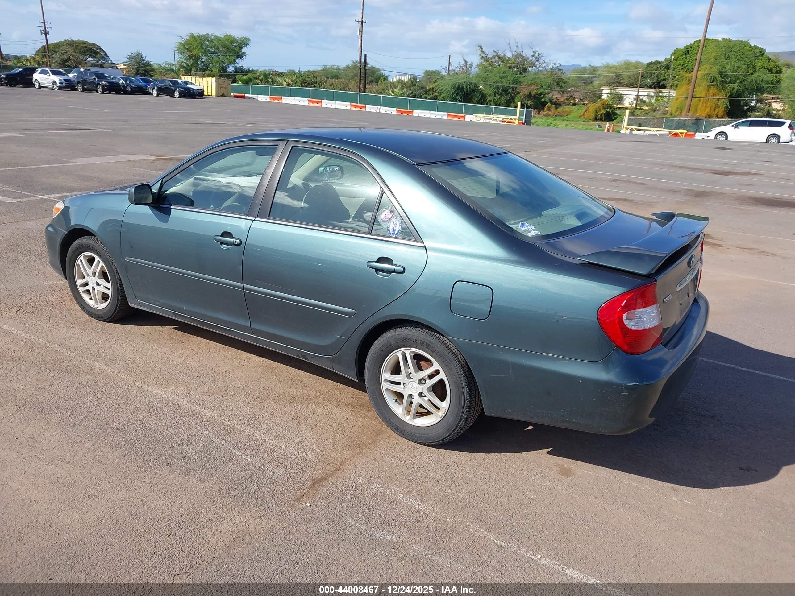 TOYOTA CAMRY image 3