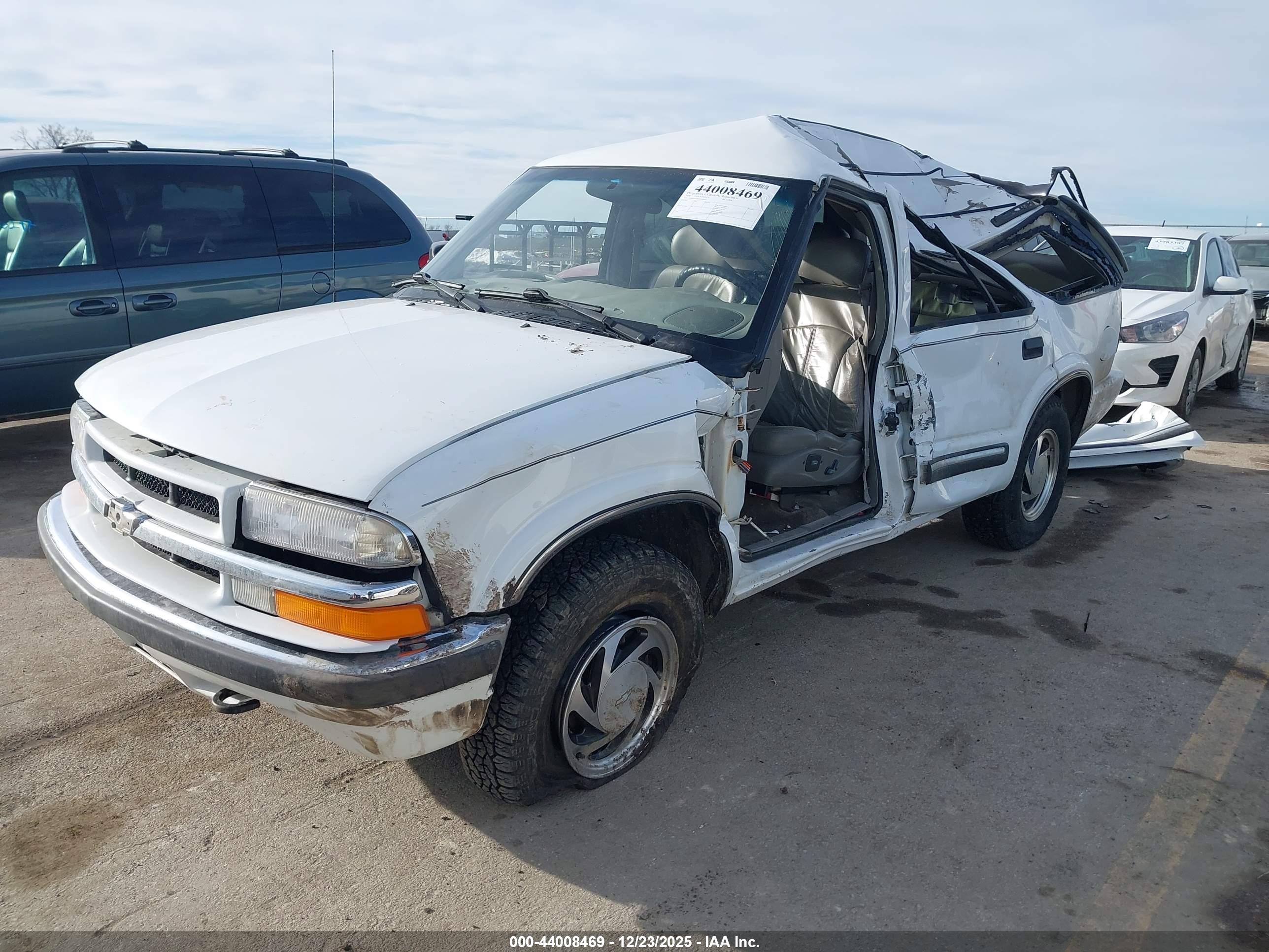 CHEVROLET BLAZER image 6