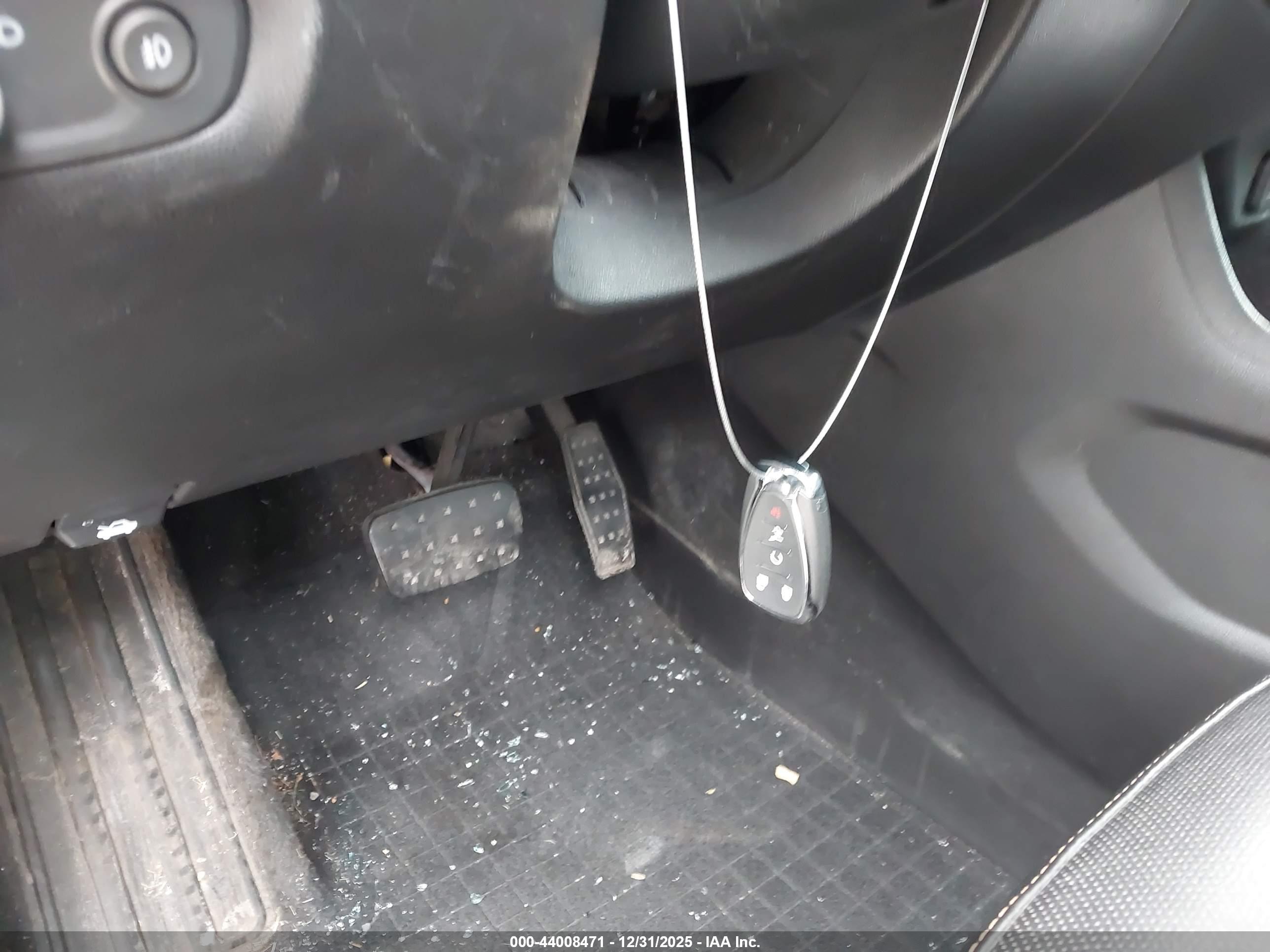 CHEVROLET TRAVERSE image 11