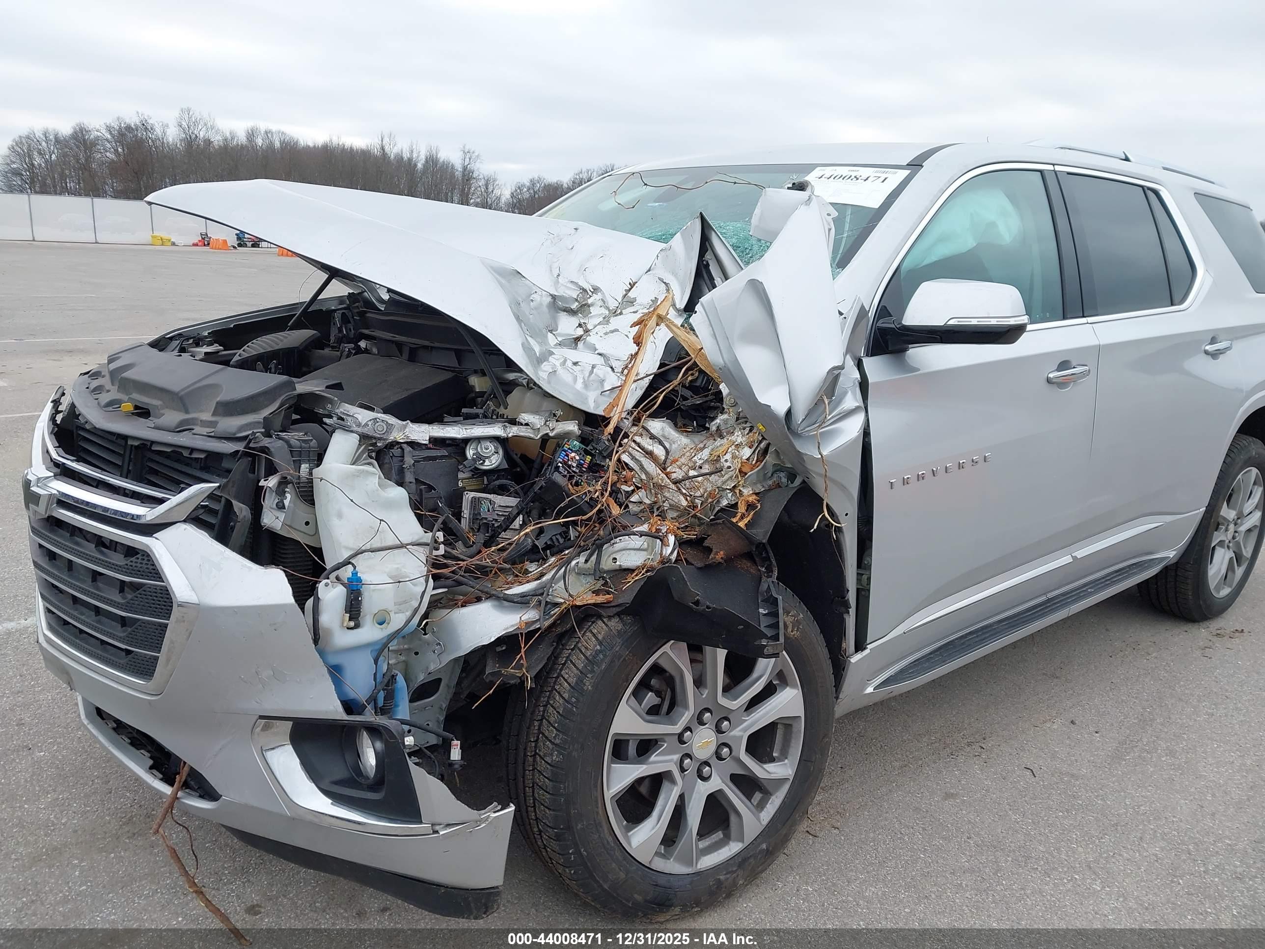 CHEVROLET TRAVERSE image 6