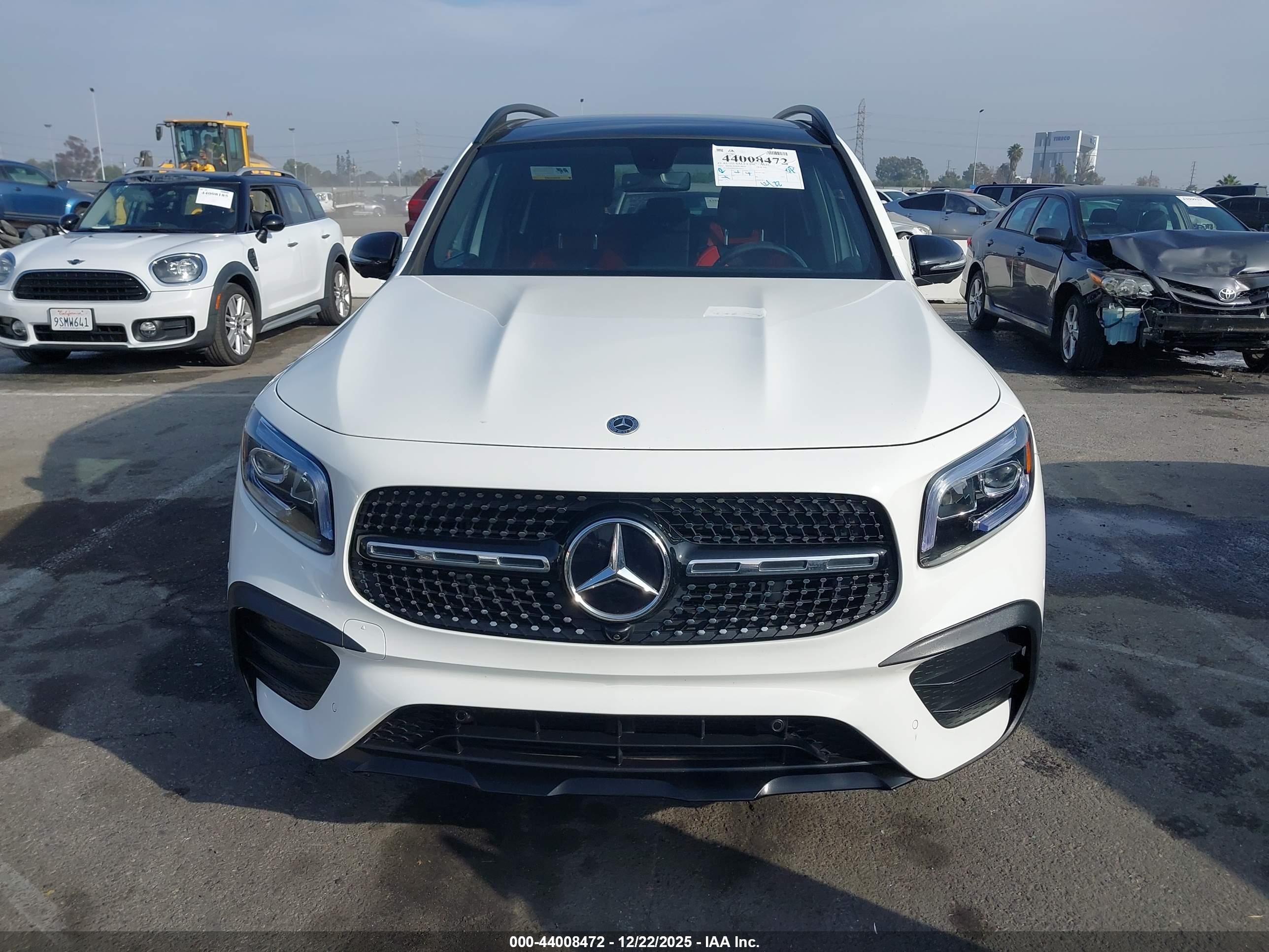 MERCEDES-BENZ GLB image 6