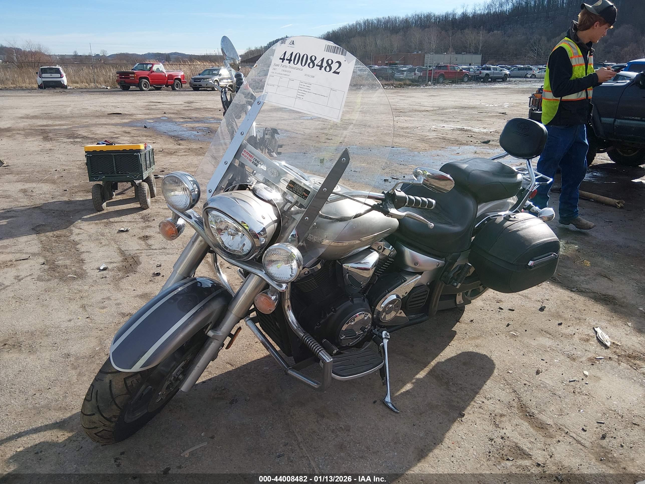 YAMAHA XVS1300 image 2