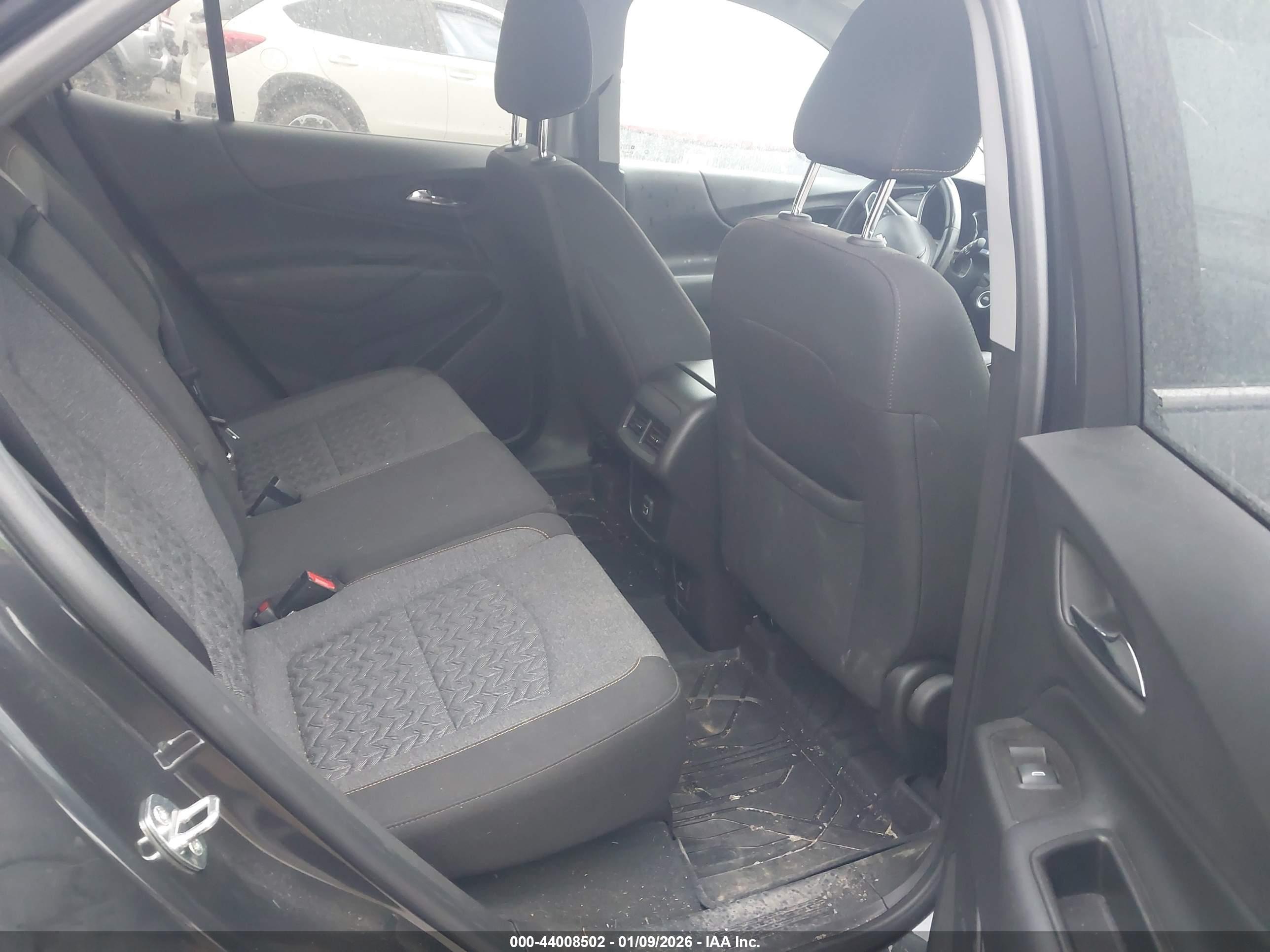 CHEVROLET EQUINOX image 8