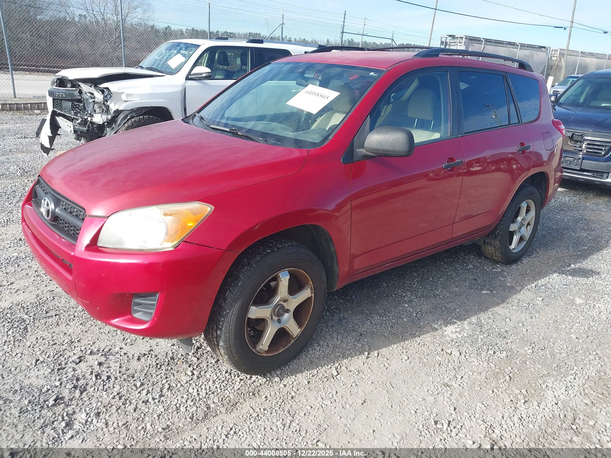 TOYOTA RAV4 image 2