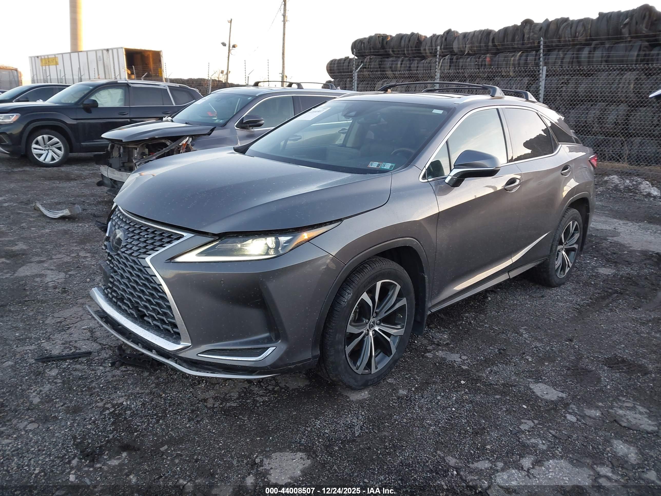 LEXUS RX image 2