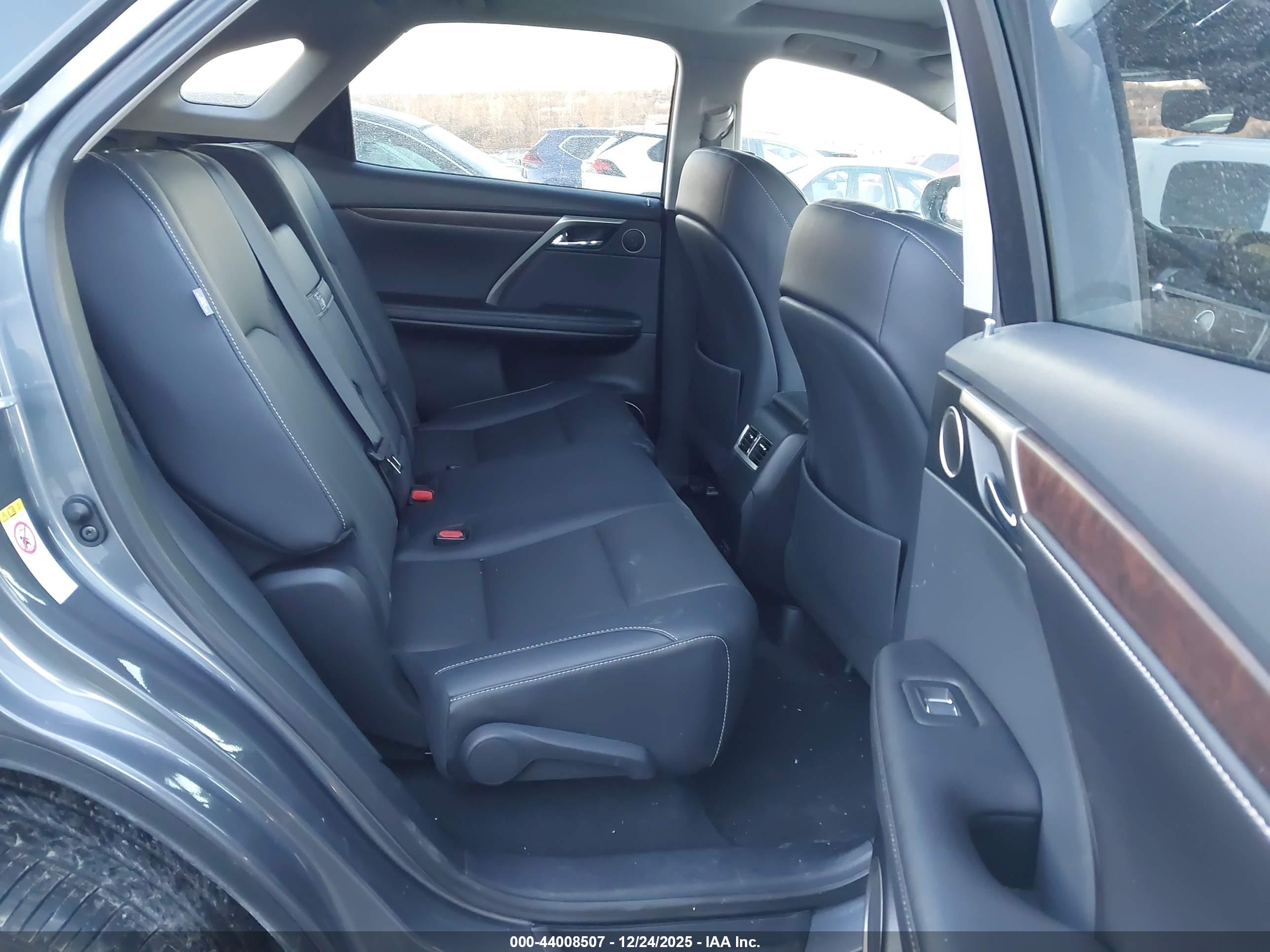 LEXUS RX image 8